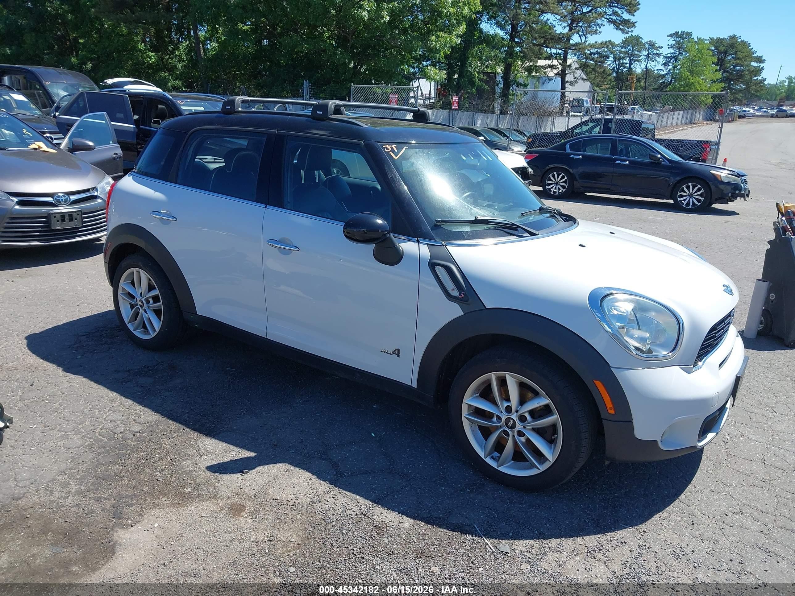 2014 Mini Countryman Cooper S Белый vin: WMWZC5C57EWP35398