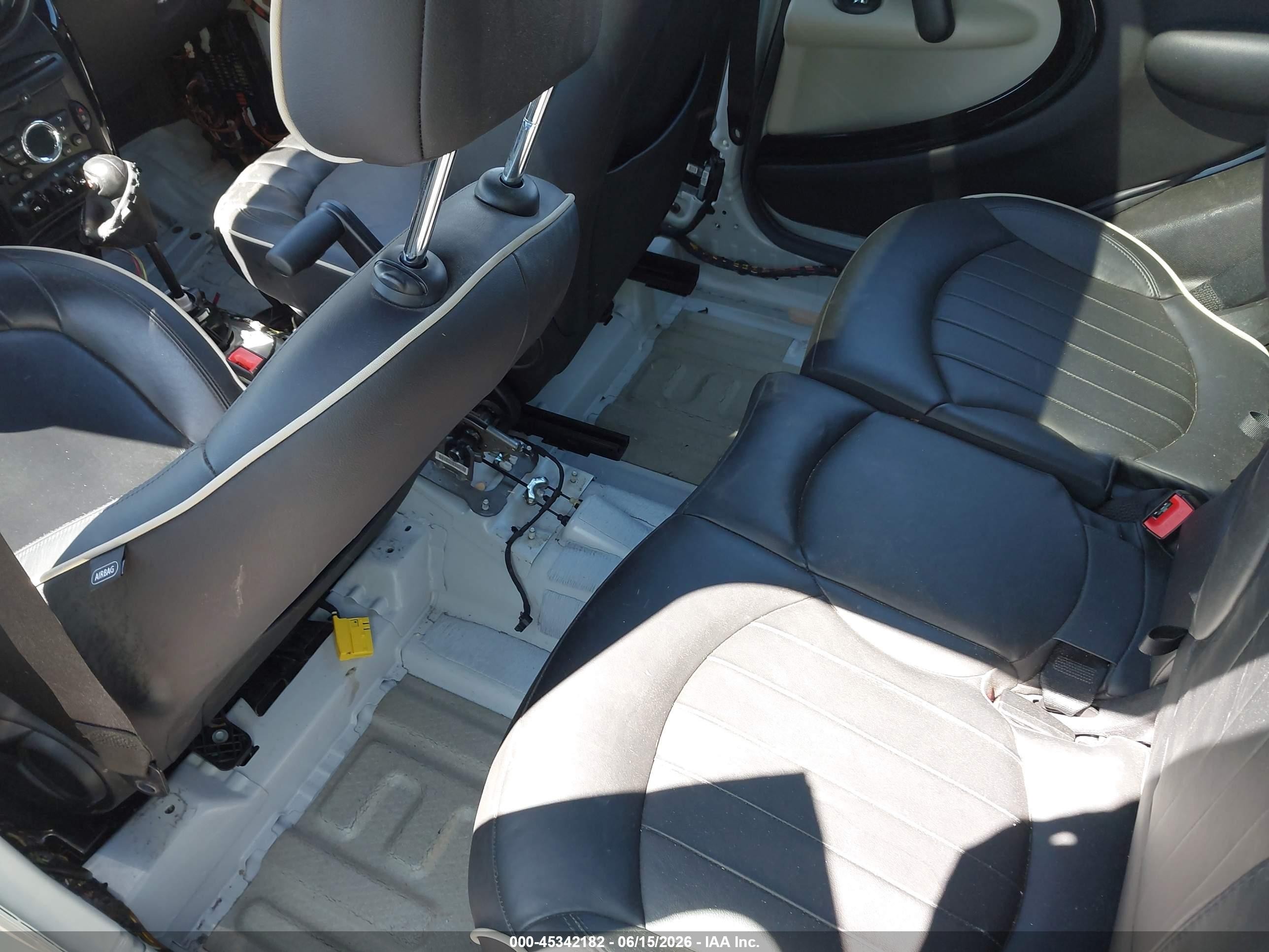 2014 Mini Countryman Cooper S Белый vin: WMWZC5C57EWP35398