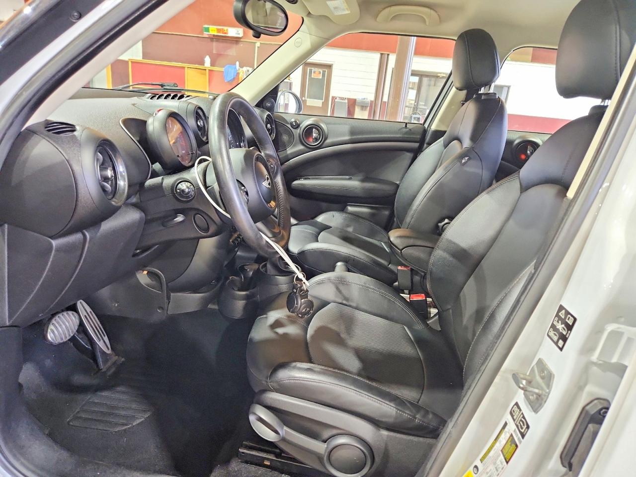 2015 Mini Cooper S Countryman White vin: WMWZC5C57FWP45642