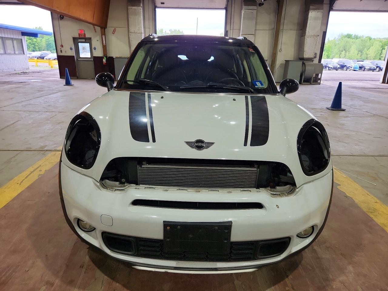 2015 Mini Cooper S Countryman White vin: WMWZC5C57FWP45642