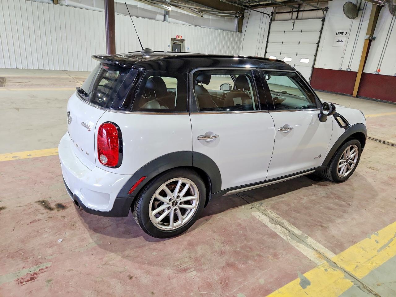 2015 Mini Cooper S Countryman White vin: WMWZC5C57FWP45642