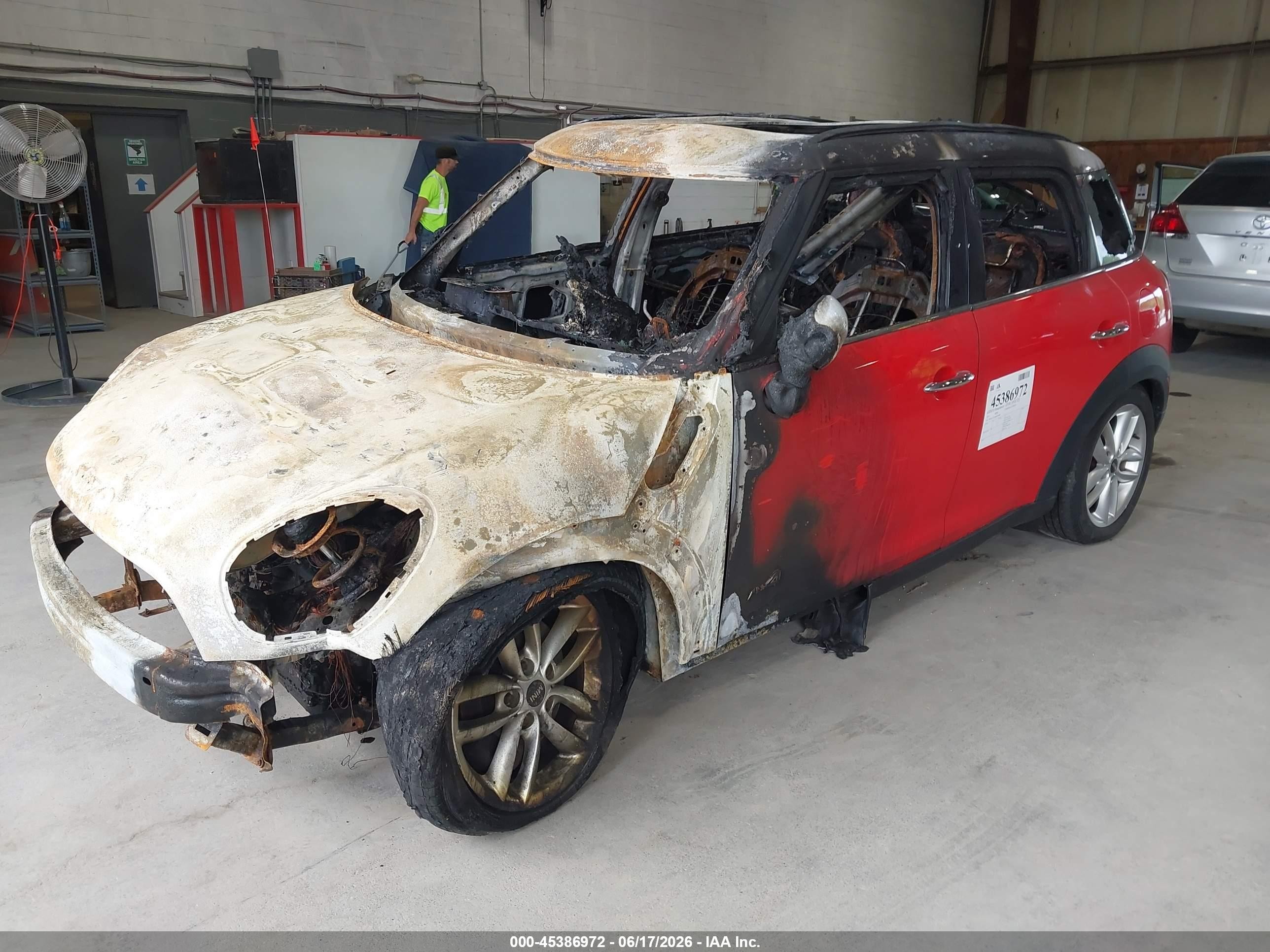 2011 Mini Cooper S Countryman   Red vin: WMWZC5C58BWH99089