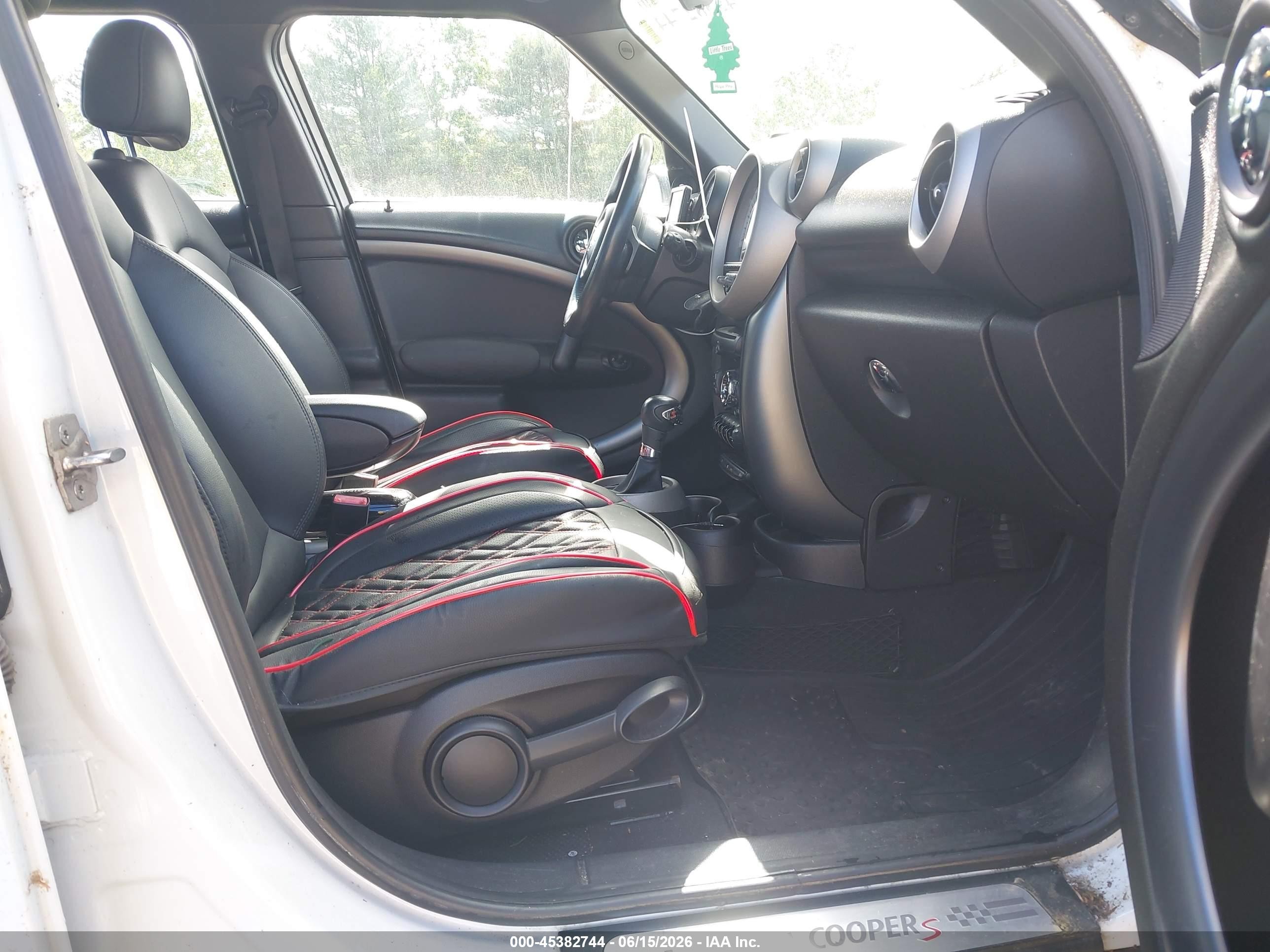2011 Mini Cooper S Countryman   White vin: WMWZC5C58BWL54106