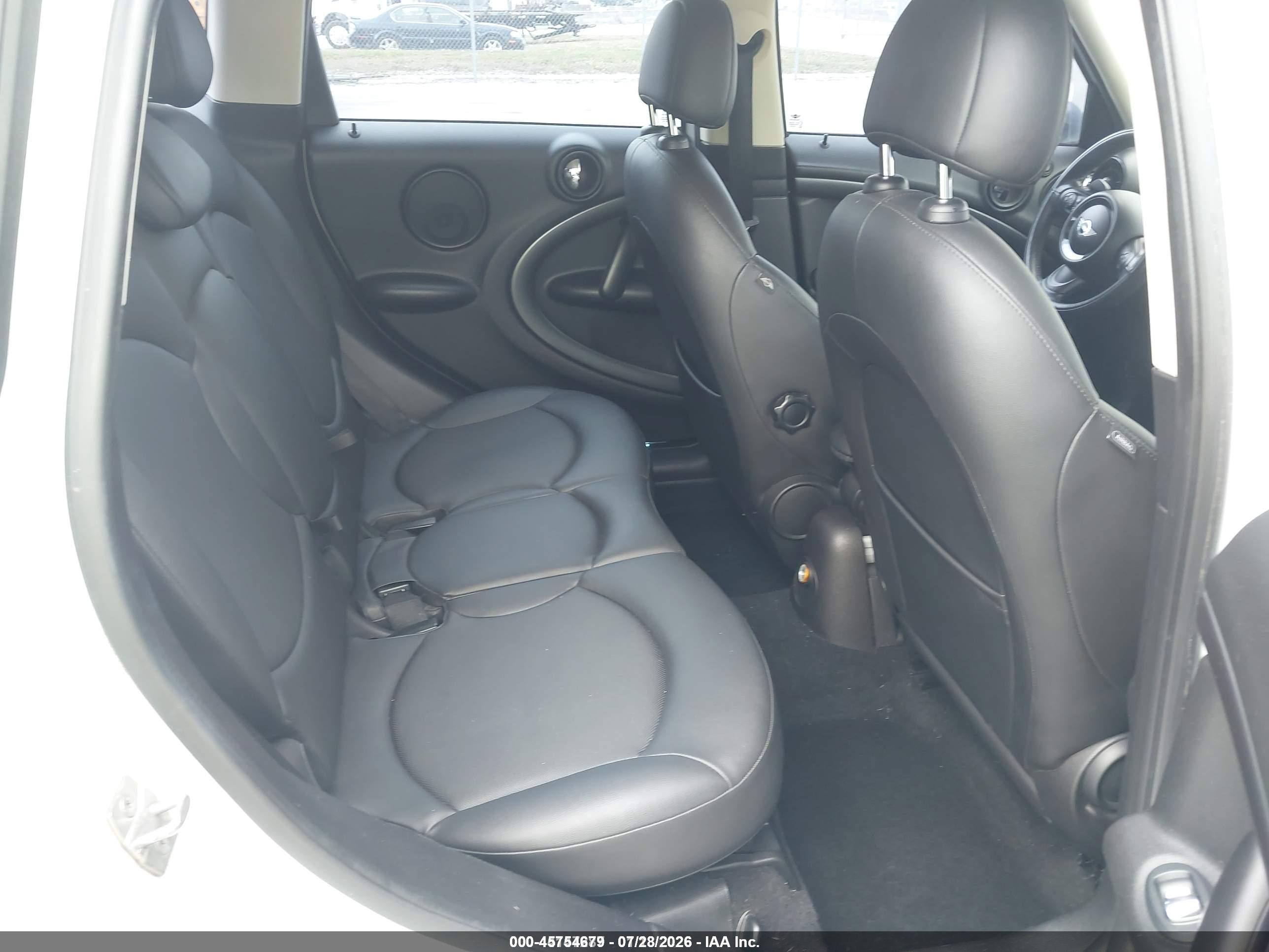 2013 Mini Countryman Cooper S White vin: WMWZC5C58DWP33951