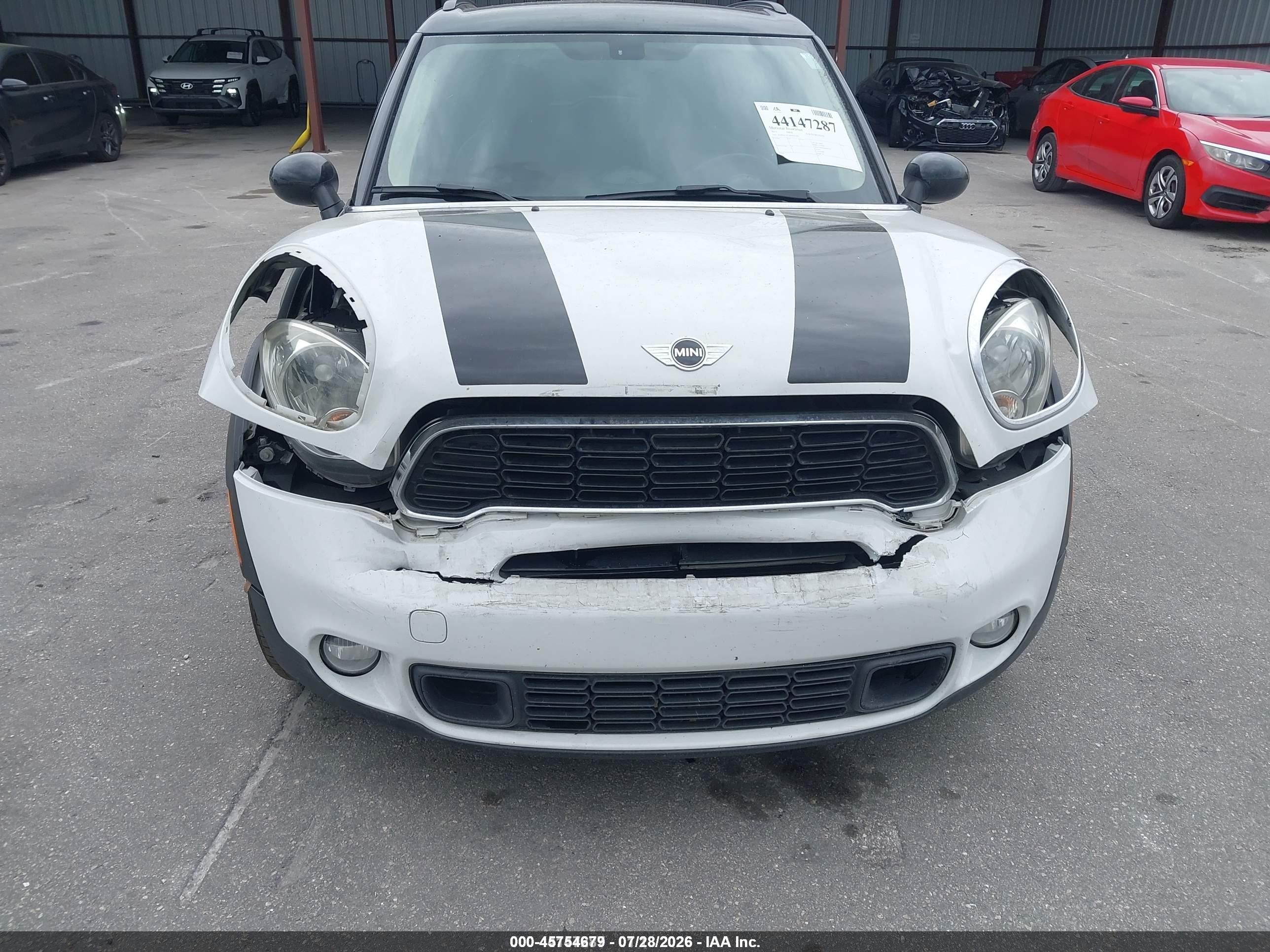2013 Mini Countryman Cooper S White vin: WMWZC5C58DWP33951