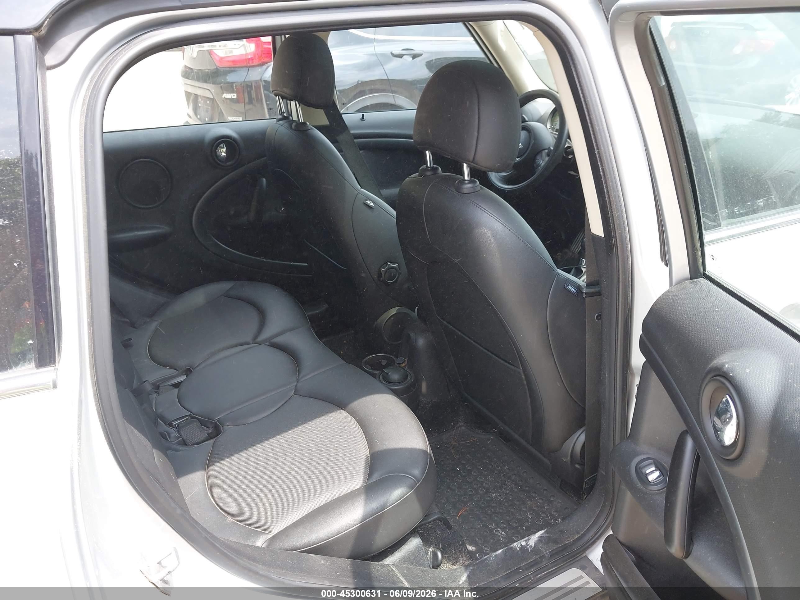 2014 Mini Countryman Cooper S Silver vin: WMWZC5C58EWP37368