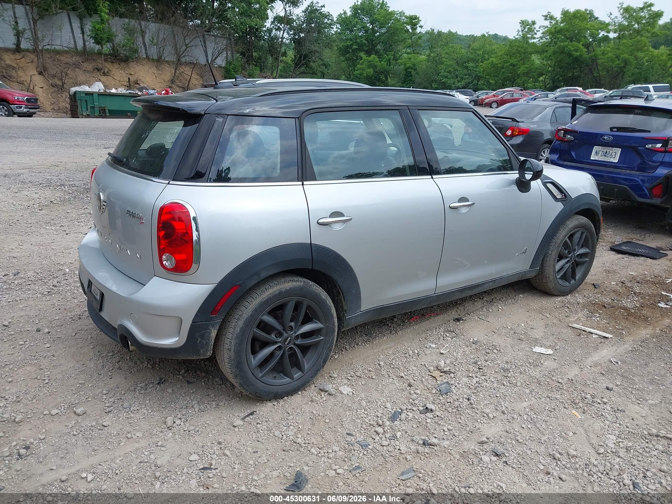 2014 Mini Countryman Cooper S Silver vin: WMWZC5C58EWP37368