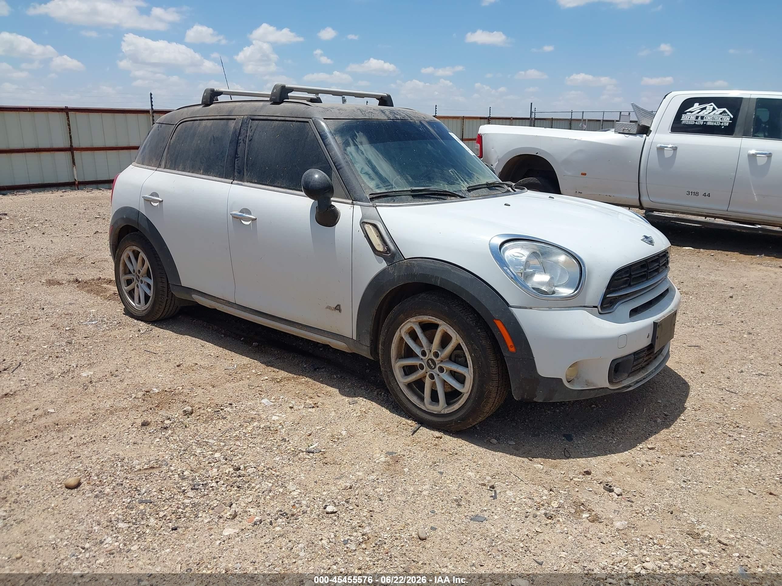 2015 Mini Countryman Cooper S White vin: WMWZC5C58FWT38056