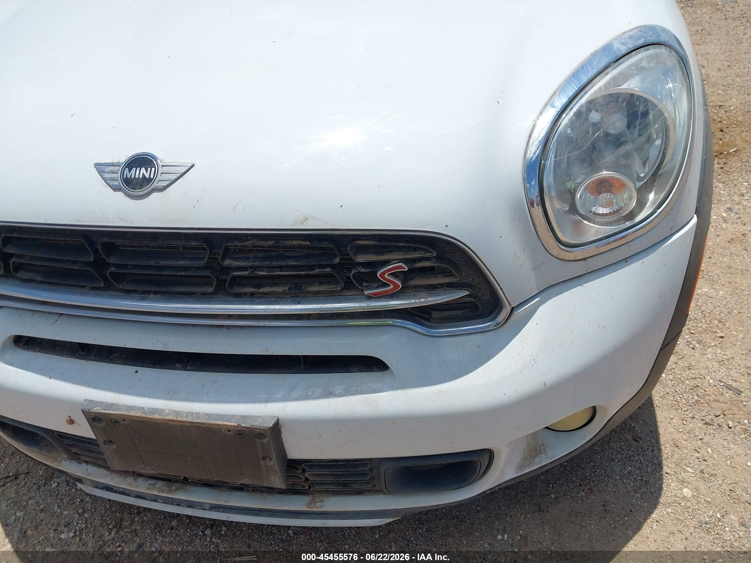 2015 Mini Countryman Cooper S White vin: WMWZC5C58FWT38056