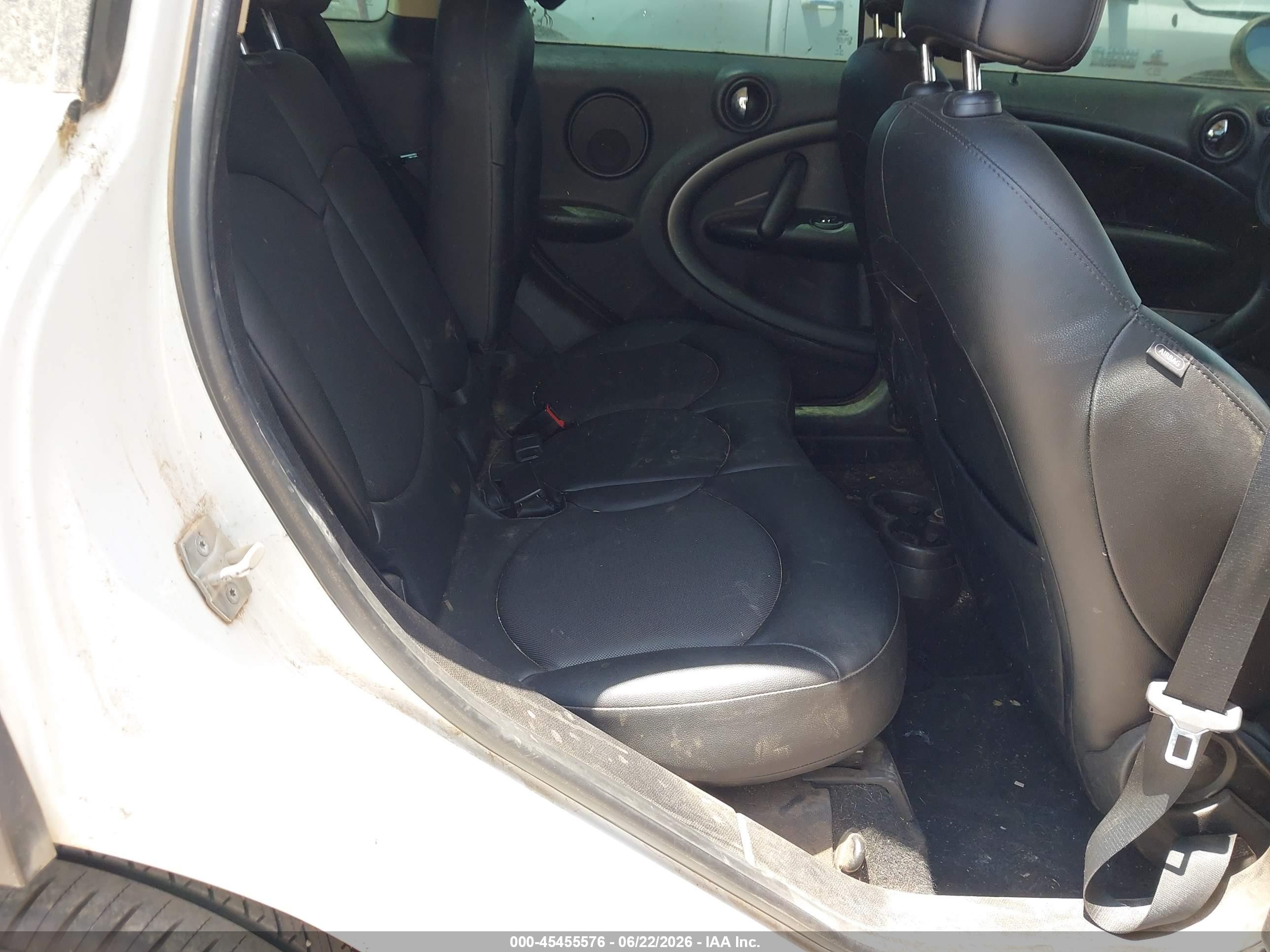2015 Mini Countryman Cooper S White vin: WMWZC5C58FWT38056