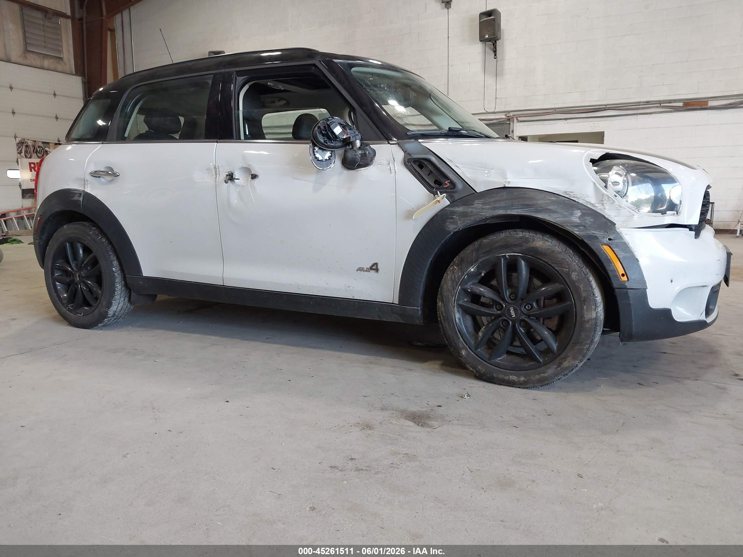 2013 Mini Countryman Cooper S White vin: WMWZC5C59DWM15739