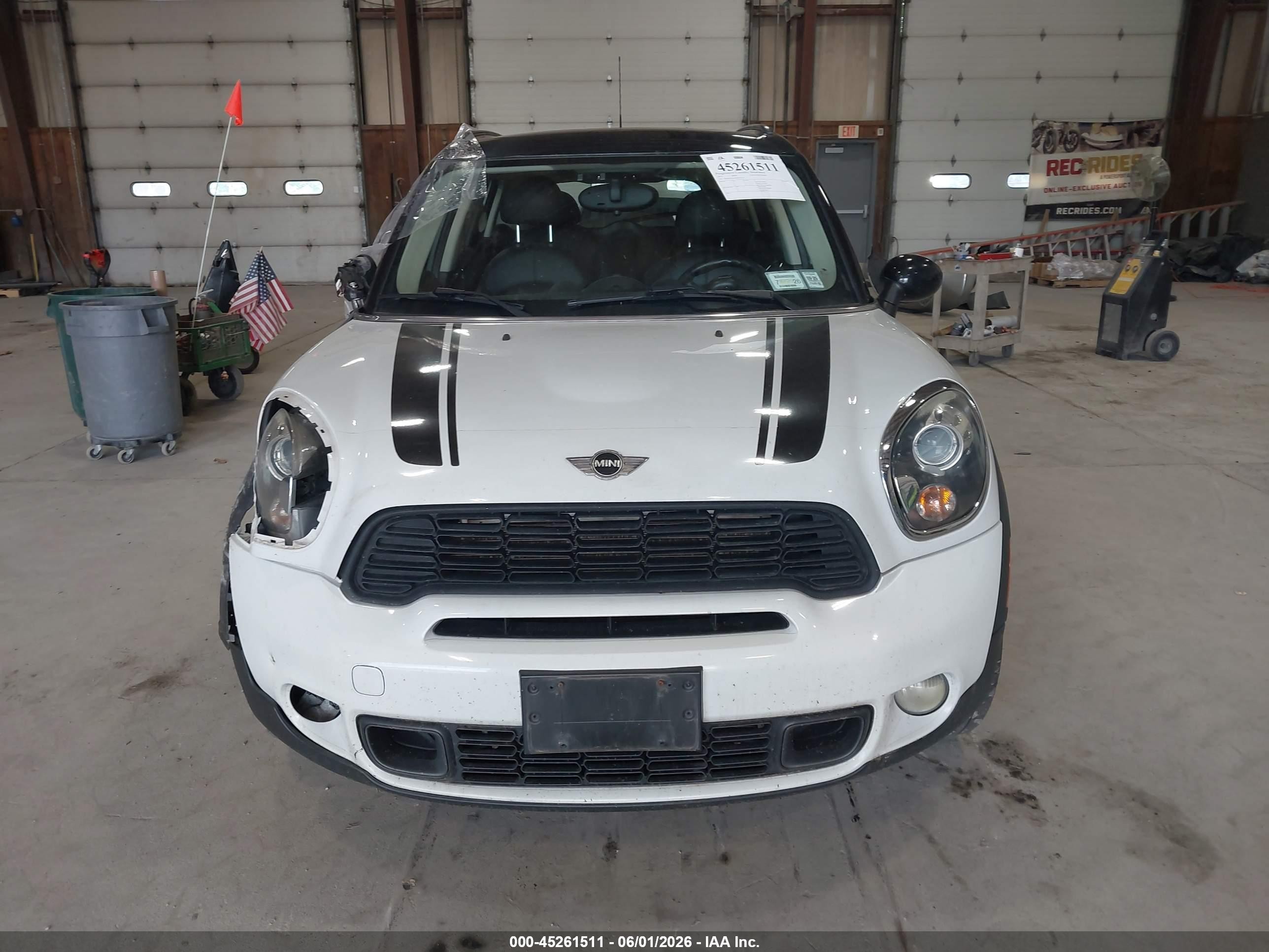2013 Mini Countryman Cooper S White vin: WMWZC5C59DWM15739