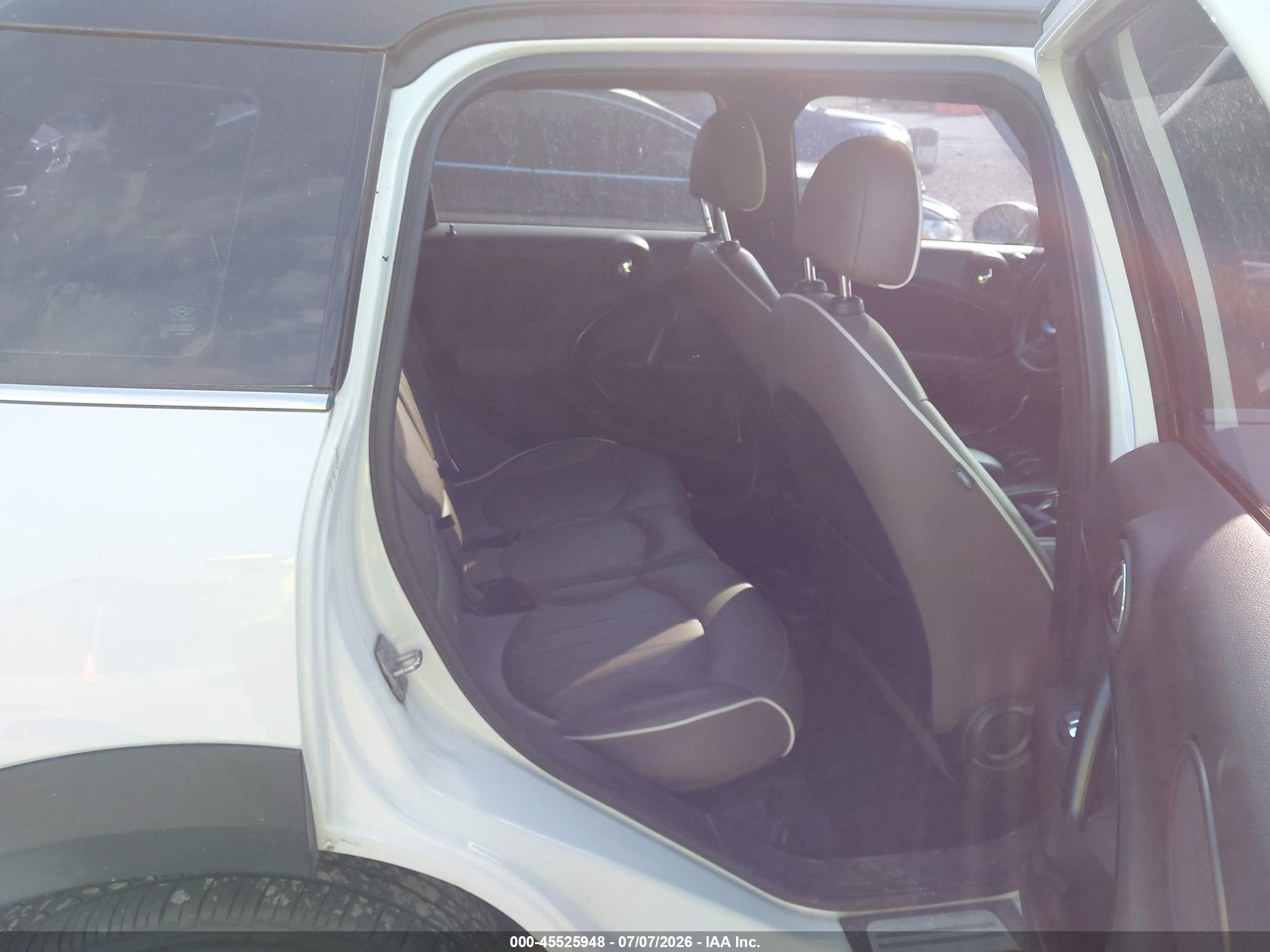 2014 Mini Countryman Cooper S White vin: WMWZC5C59EWP41199