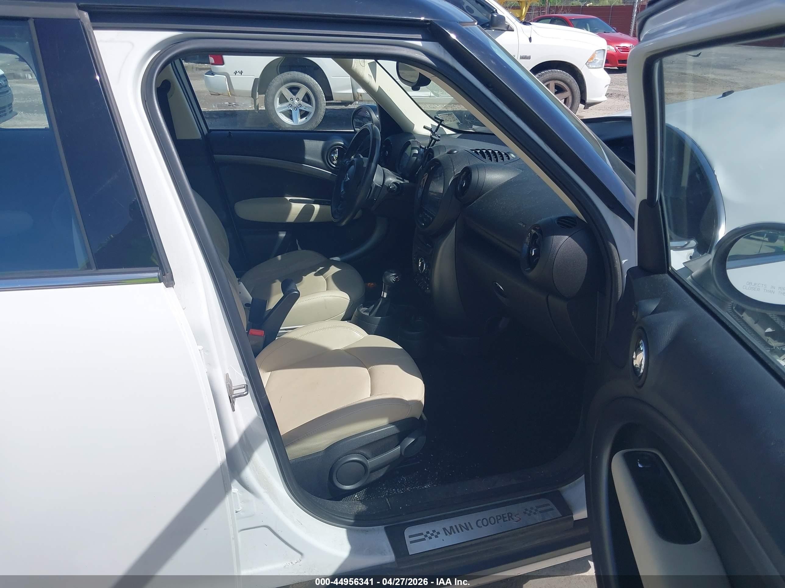 2015 Mini Countryman Cooper S White vin: WMWZC5C59FWP45769