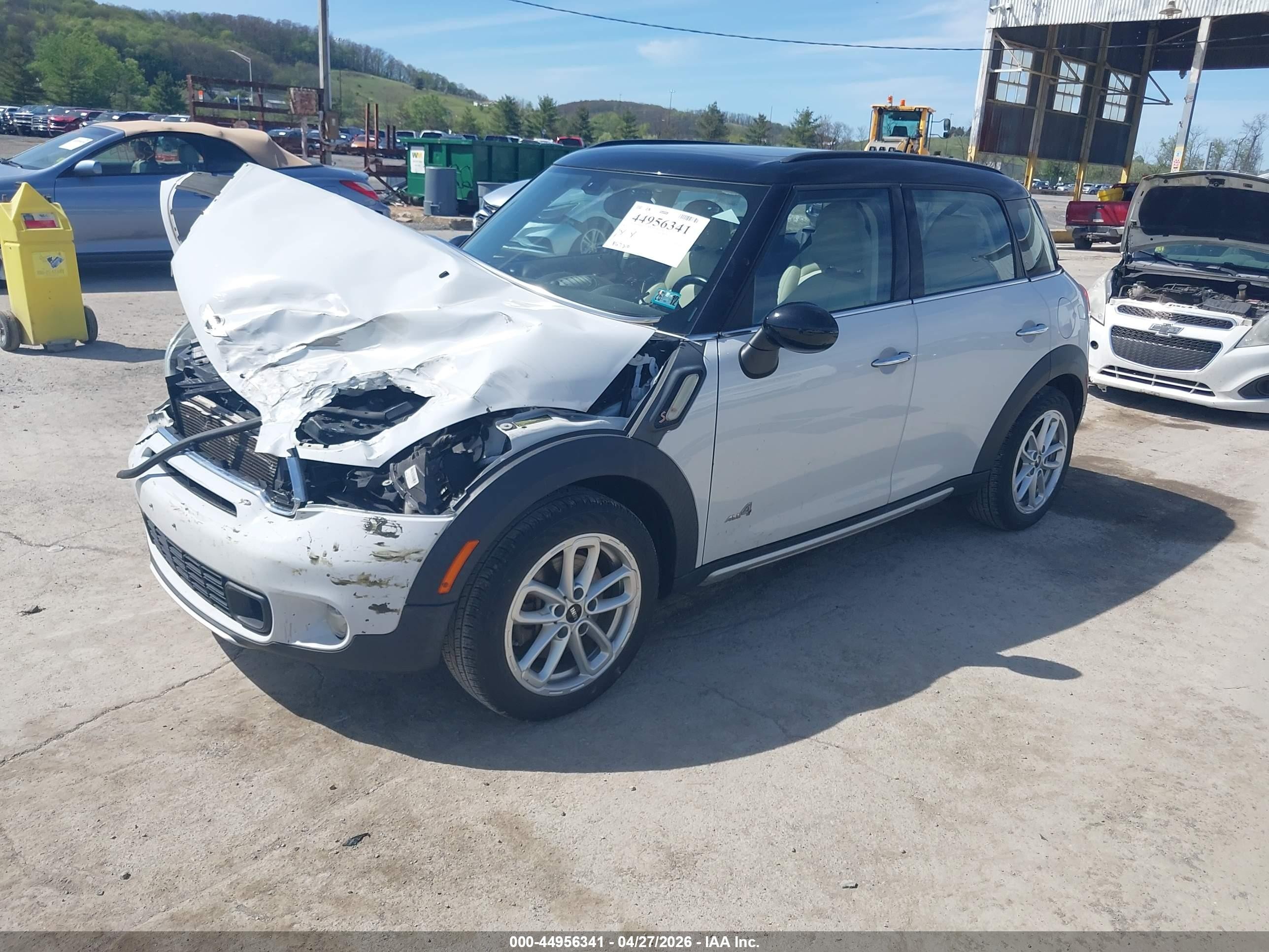 2015 Mini Countryman Cooper S White vin: WMWZC5C59FWP45769