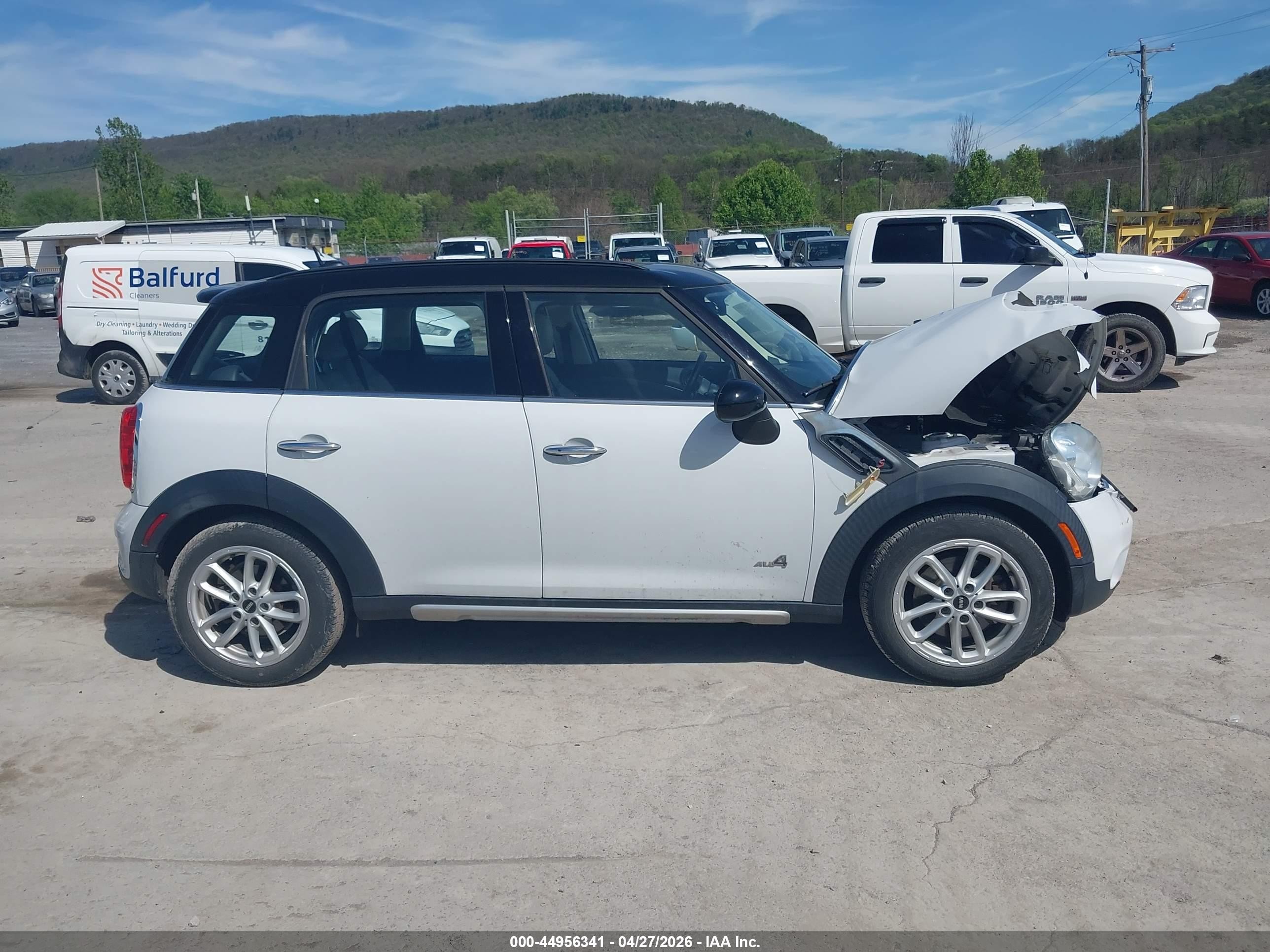 2015 Mini Countryman Cooper S White vin: WMWZC5C59FWP45769