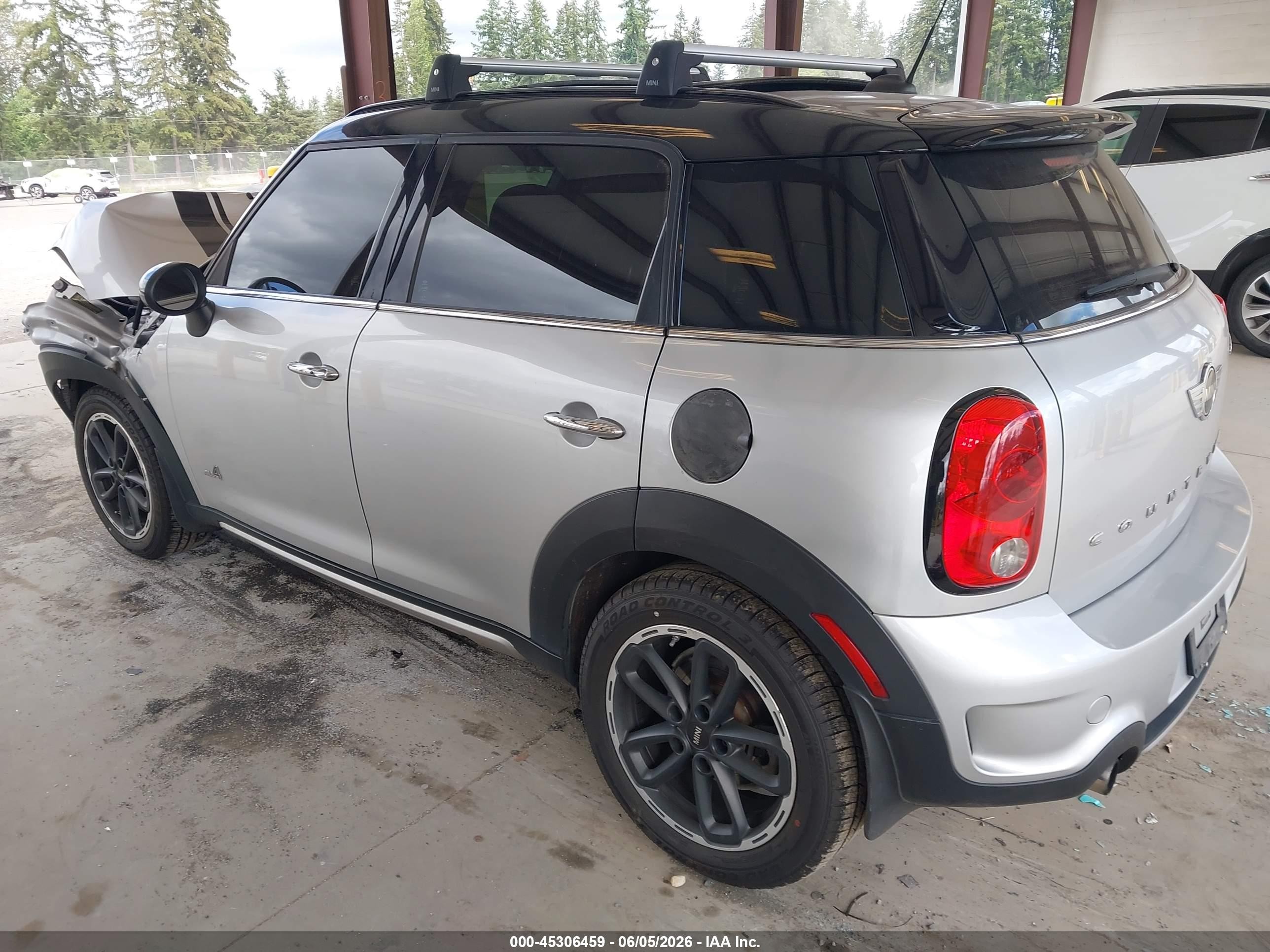 2015 Mini Countryman Cooper S Silver vin: WMWZC5C59FWP46579