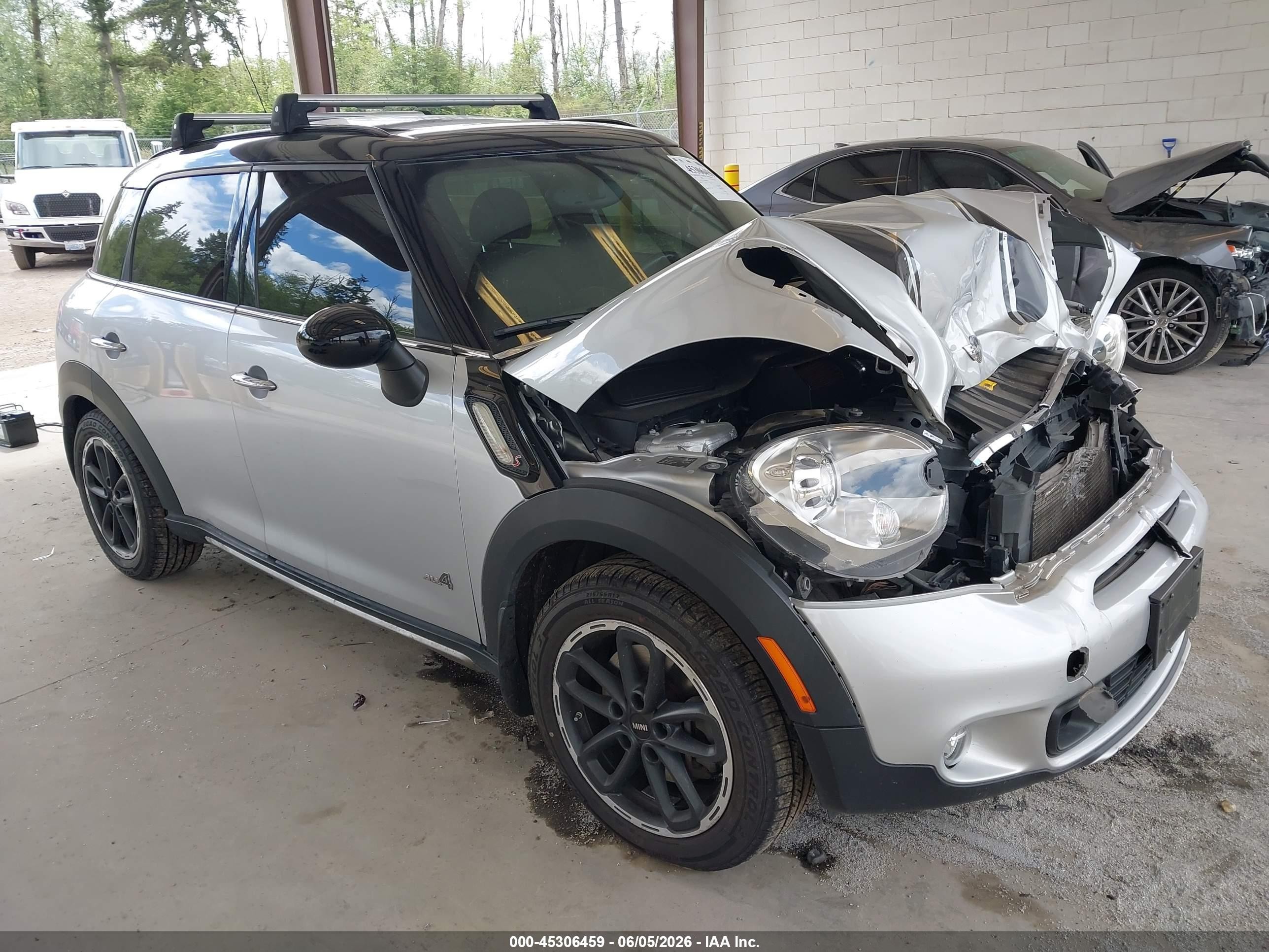 2015 Mini Countryman Cooper S Silver vin: WMWZC5C59FWP46579