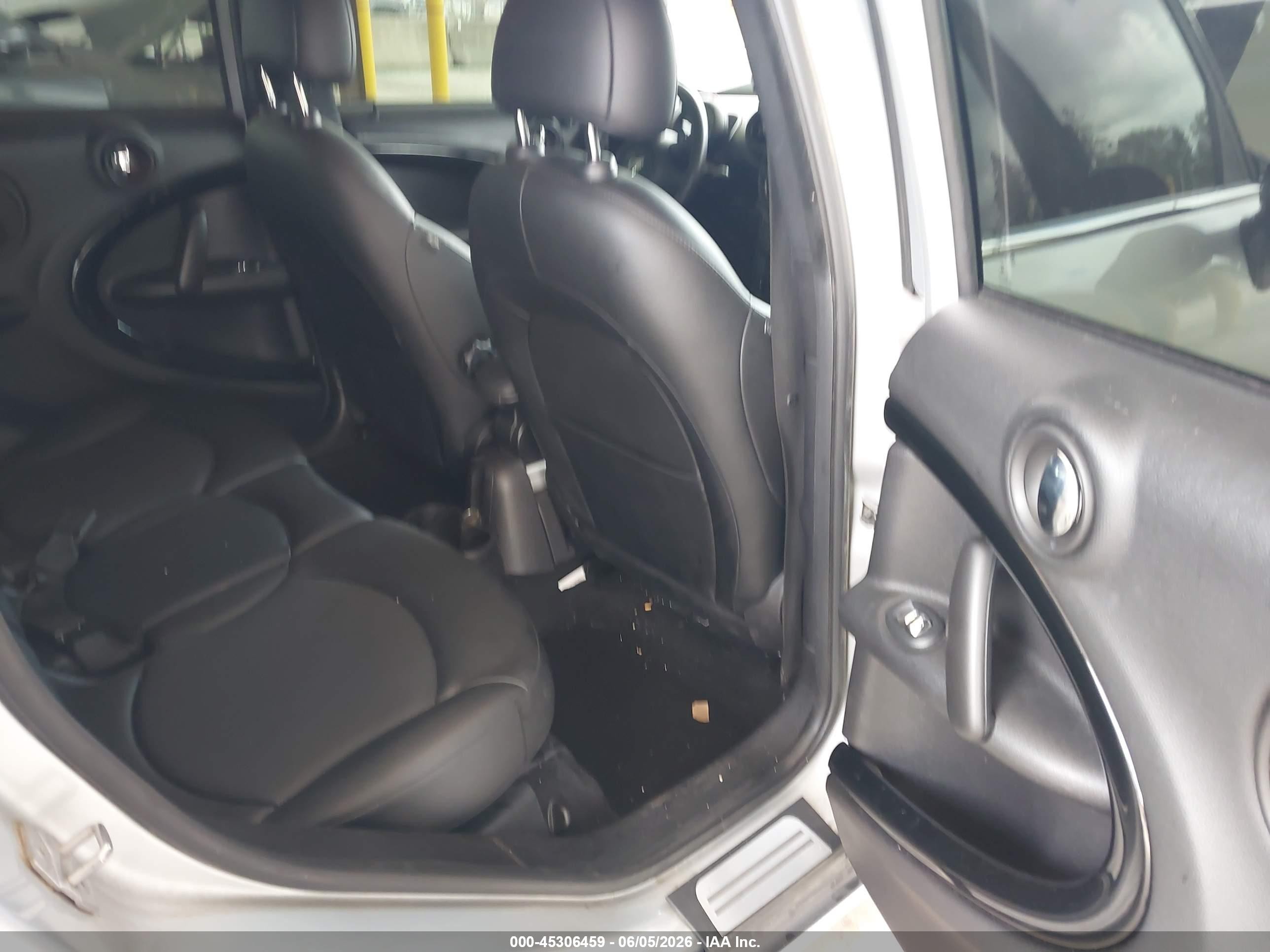 2015 Mini Countryman Cooper S Silver vin: WMWZC5C59FWP46579