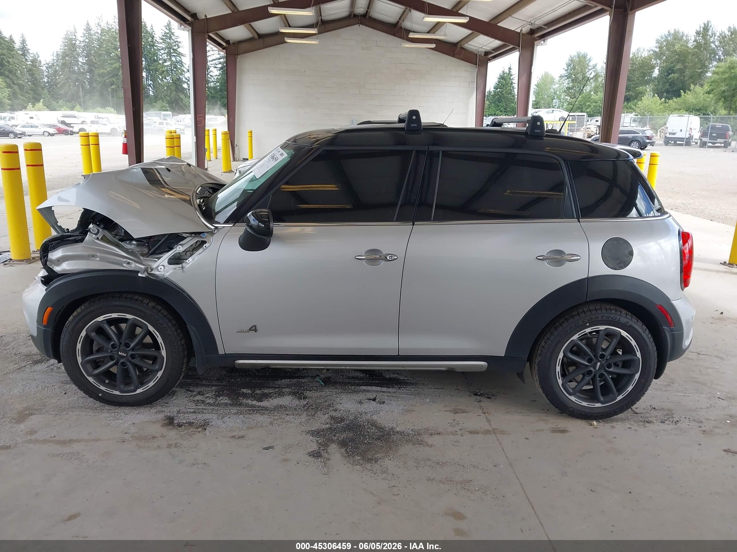 2015 Mini Countryman Cooper S Silver vin: WMWZC5C59FWP46579