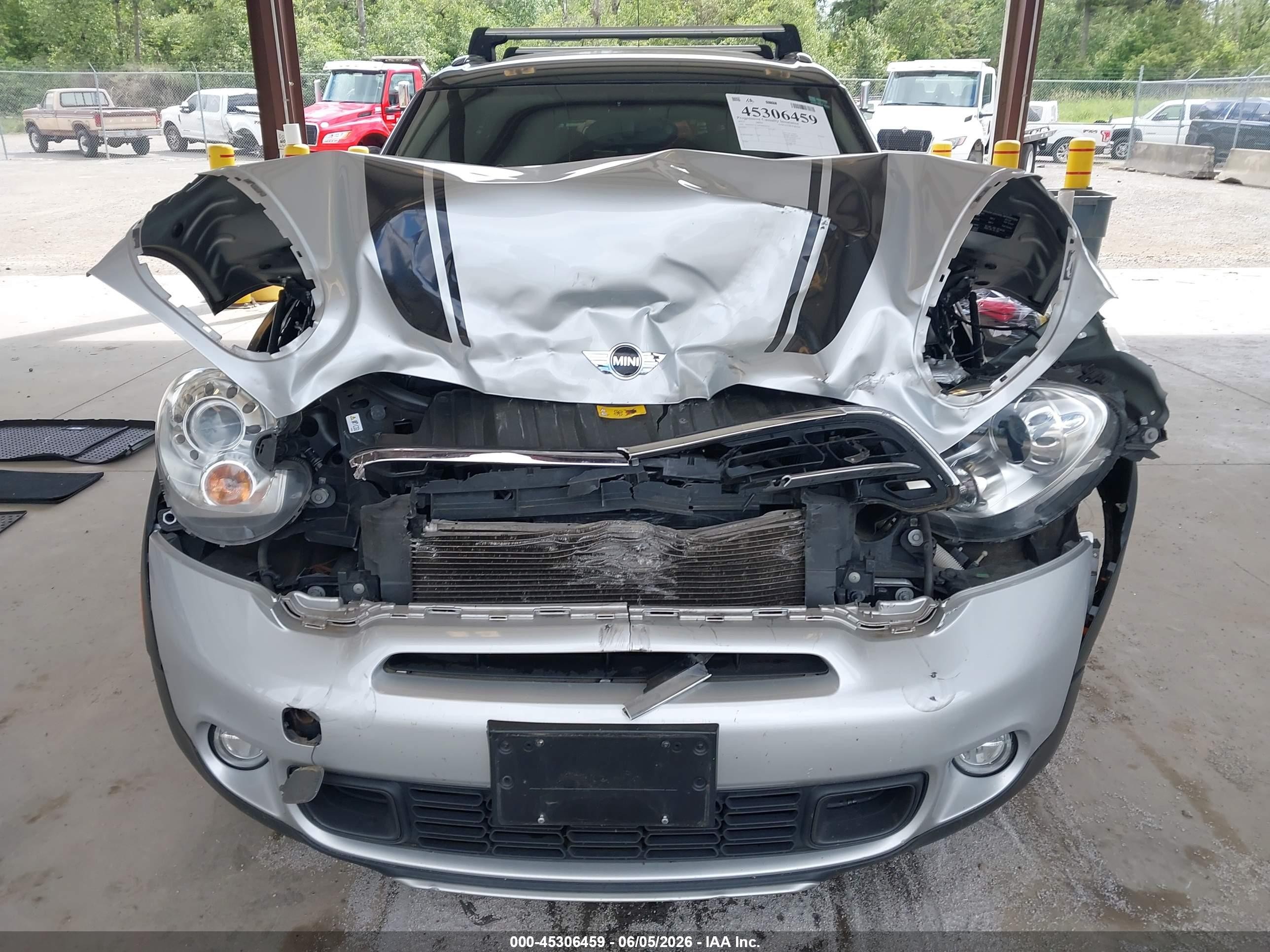 2015 Mini Countryman Cooper S Silver vin: WMWZC5C59FWP46579