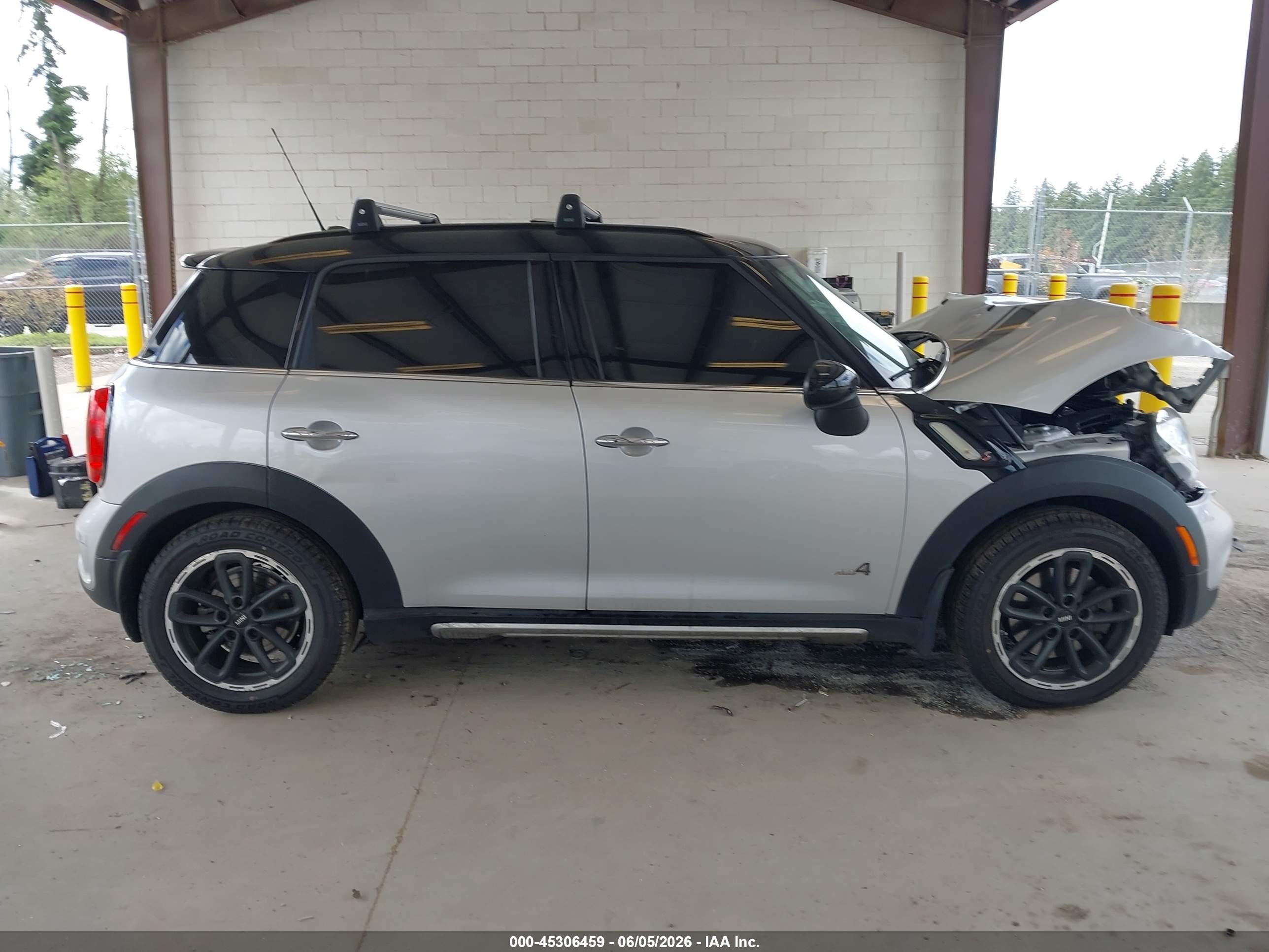2015 Mini Countryman Cooper S Silver vin: WMWZC5C59FWP46579