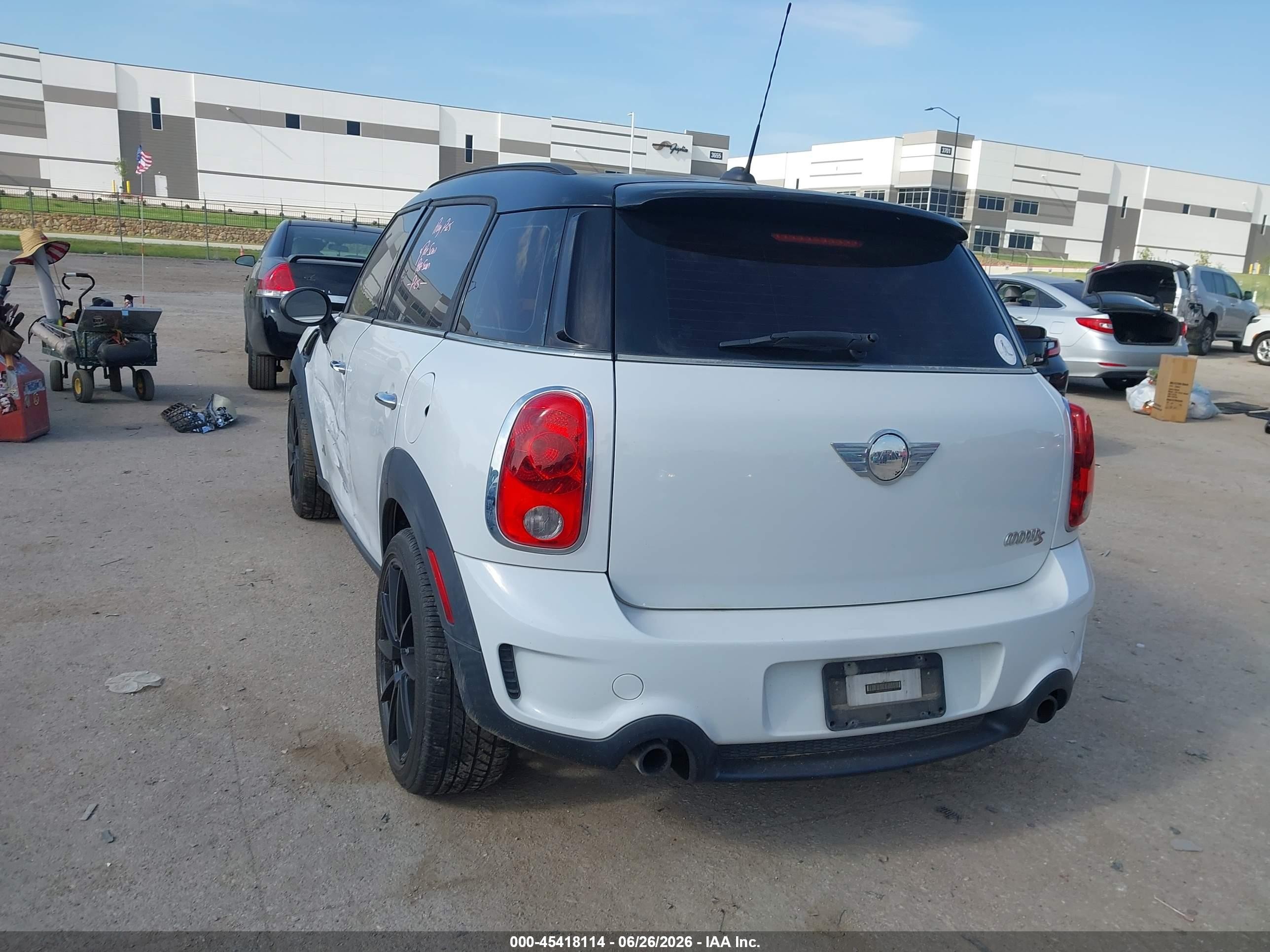 2011 Mini Cooper S Countryman   White vin: WMWZC5C5XBWH99255