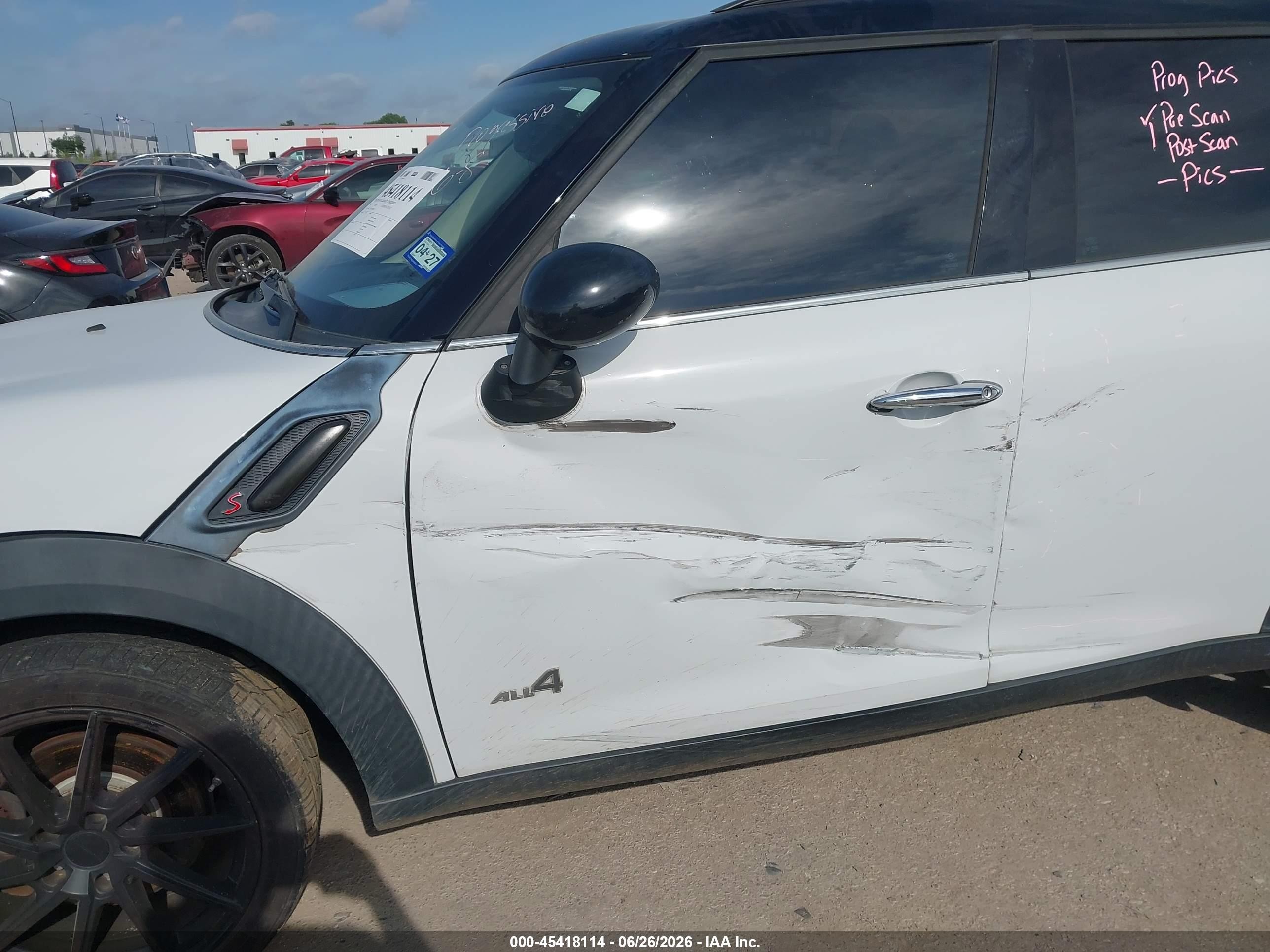 2011 Mini Cooper S Countryman   White vin: WMWZC5C5XBWH99255