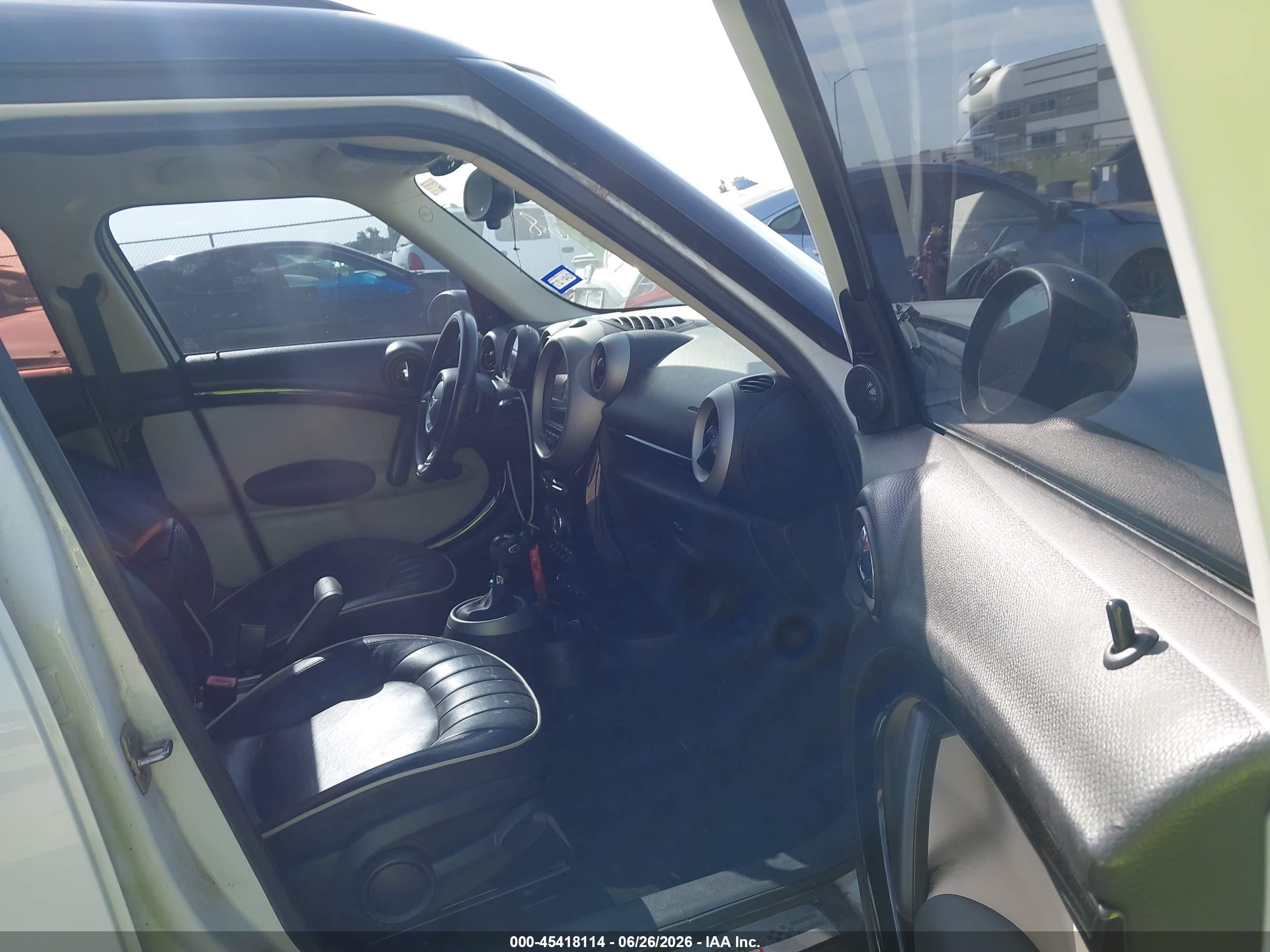 2011 Mini Cooper S Countryman   White vin: WMWZC5C5XBWH99255