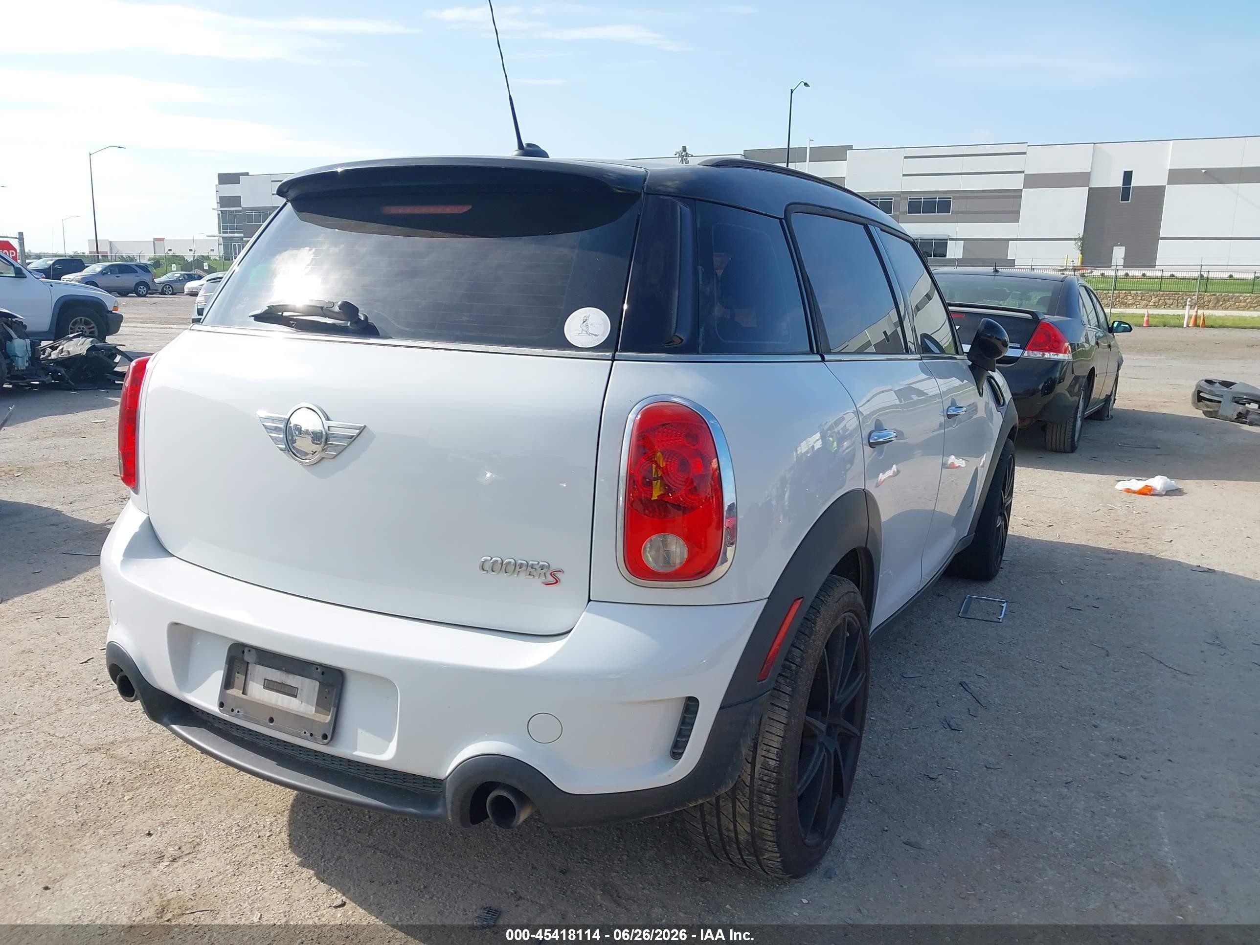 2011 Mini Cooper S Countryman   White vin: WMWZC5C5XBWH99255