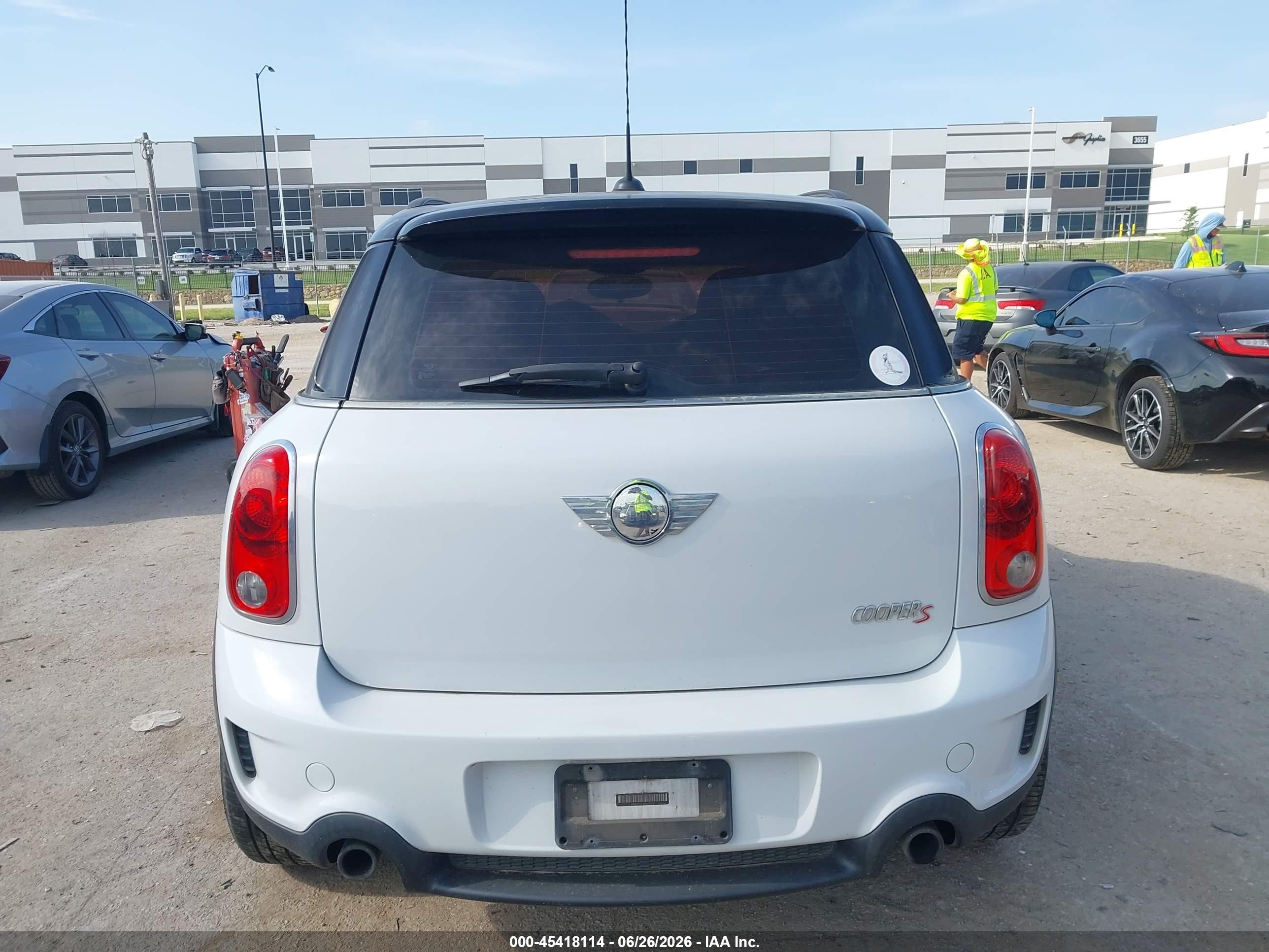 2011 Mini Cooper S Countryman   White vin: WMWZC5C5XBWH99255