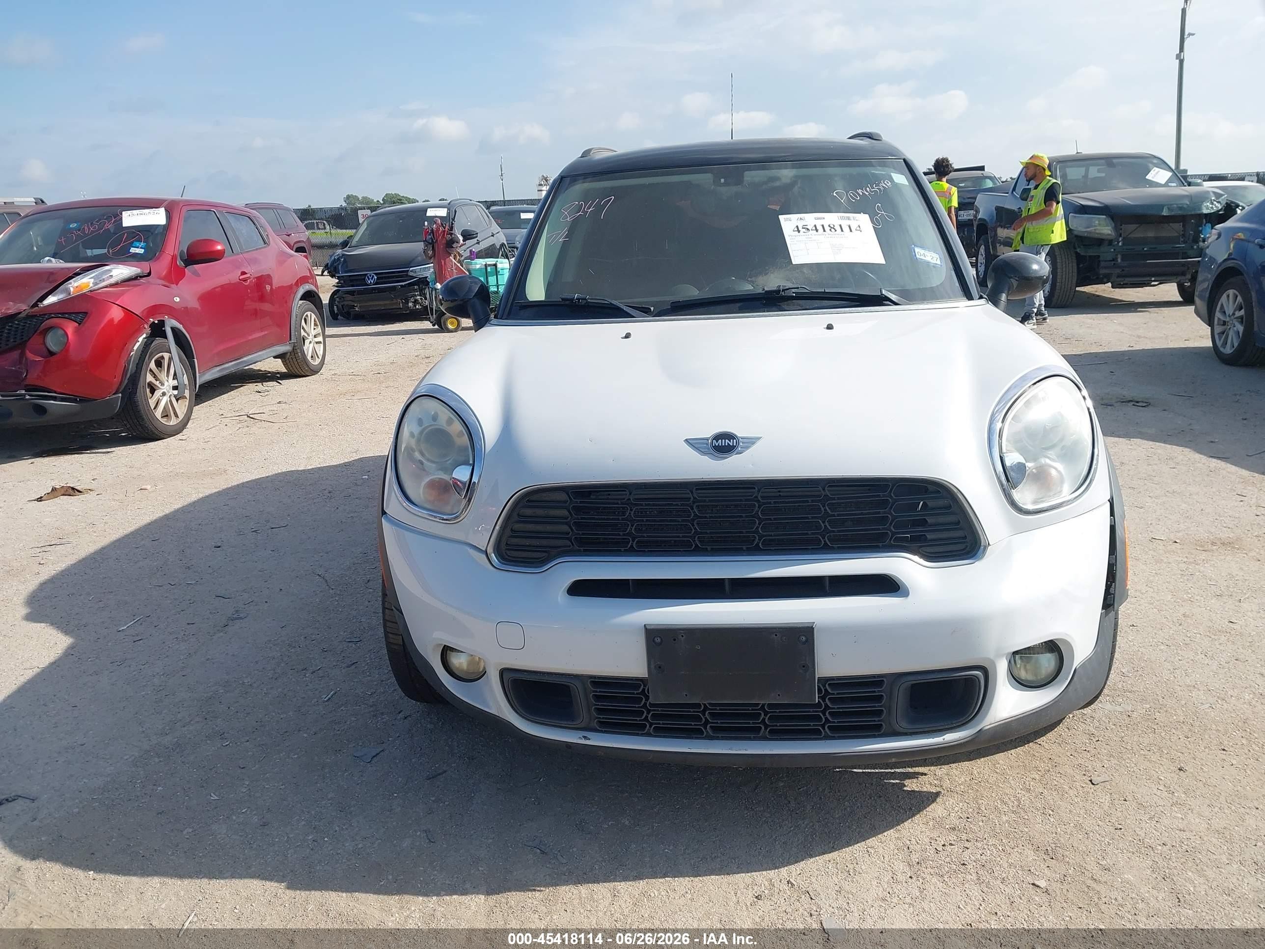 2011 Mini Cooper S Countryman   White vin: WMWZC5C5XBWH99255