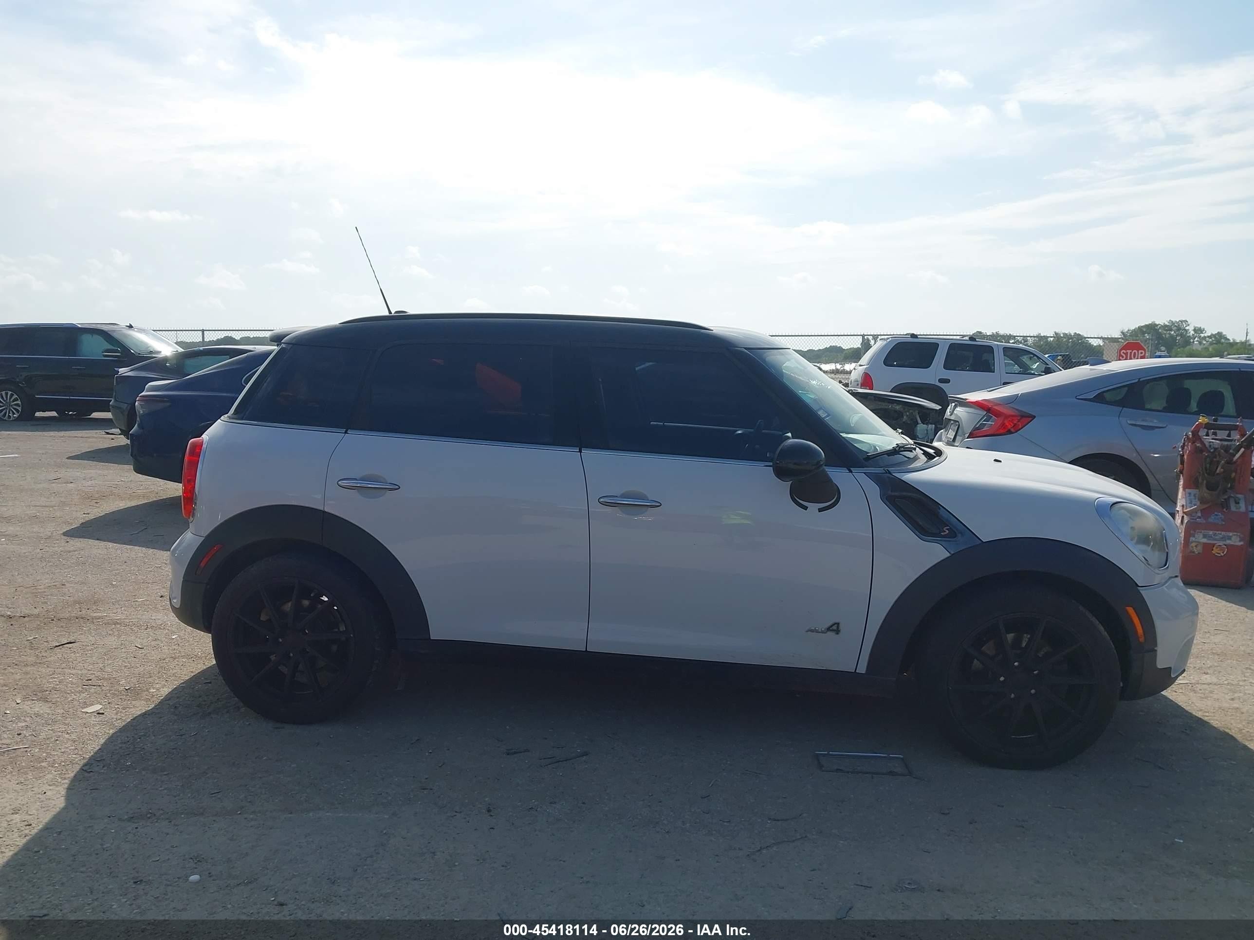 2011 Mini Cooper S Countryman   White vin: WMWZC5C5XBWH99255