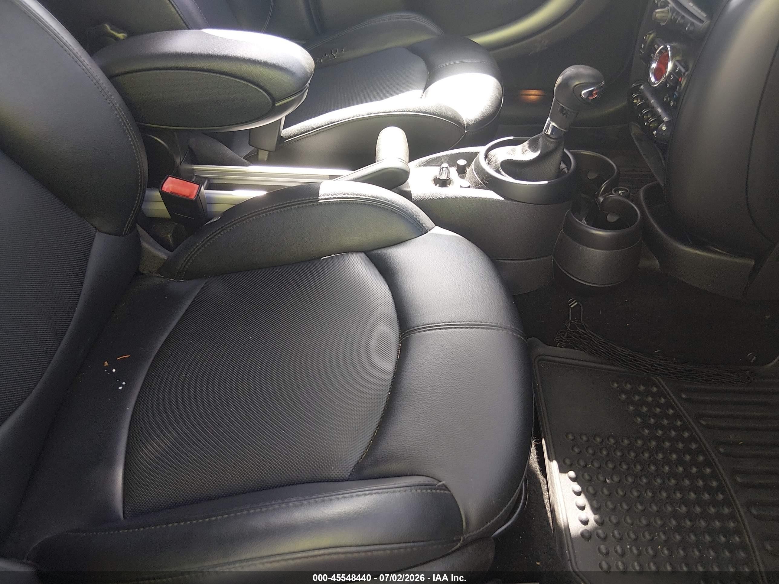 2015 Mini Countryman Cooper S Silver vin: WMWZC5C5XFWP44629