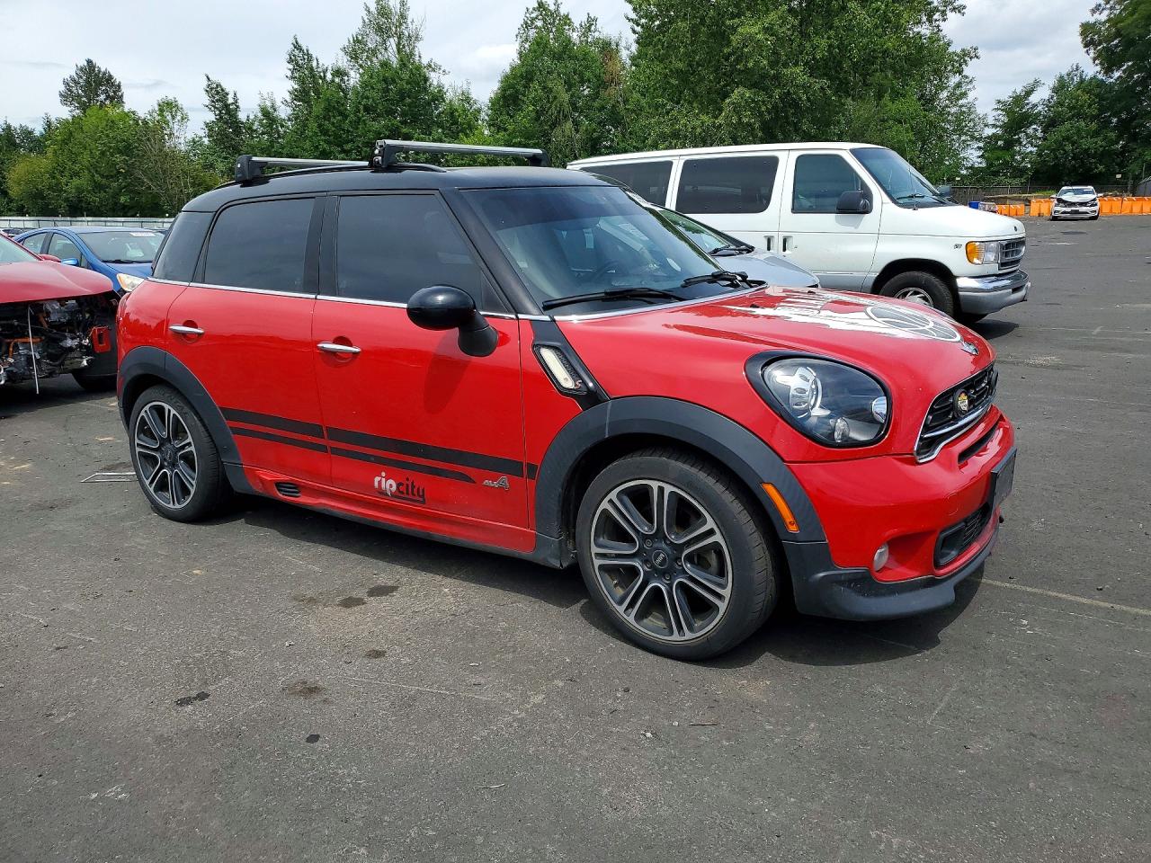 2015 Mini Cooper S Countryman Red vin: WMWZC5C5XFWP48714