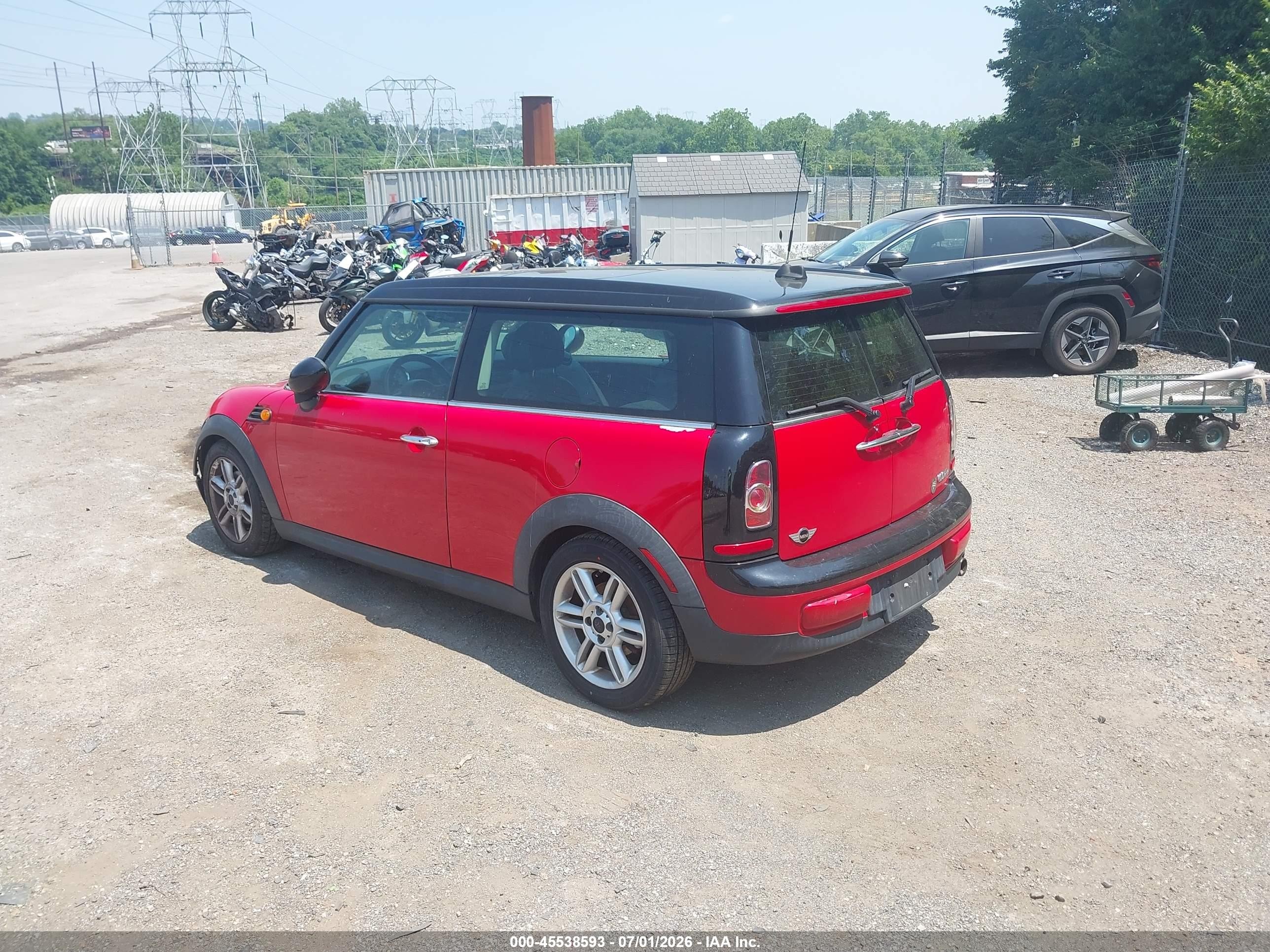 2012 Mini Cooper Clubman   Red vin: WMWZF3C50CT189585