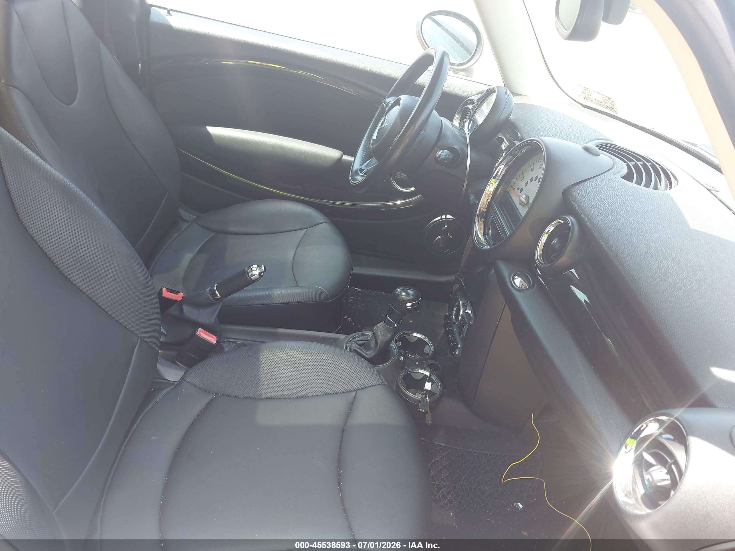 2012 Mini Cooper Clubman   Red vin: WMWZF3C50CT189585