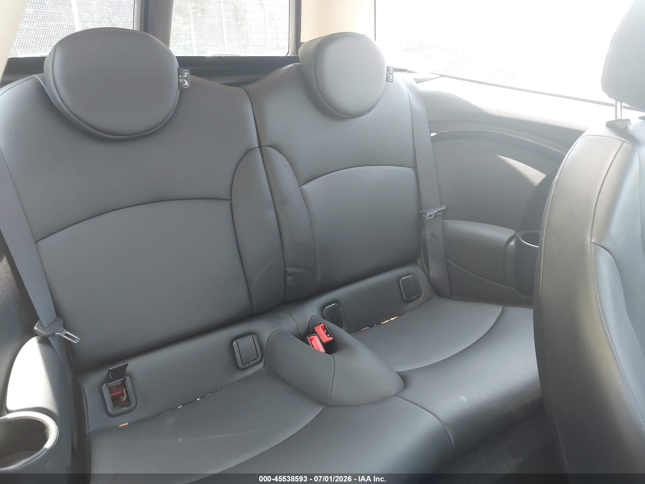 2012 Mini Cooper Clubman   Red vin: WMWZF3C50CT189585