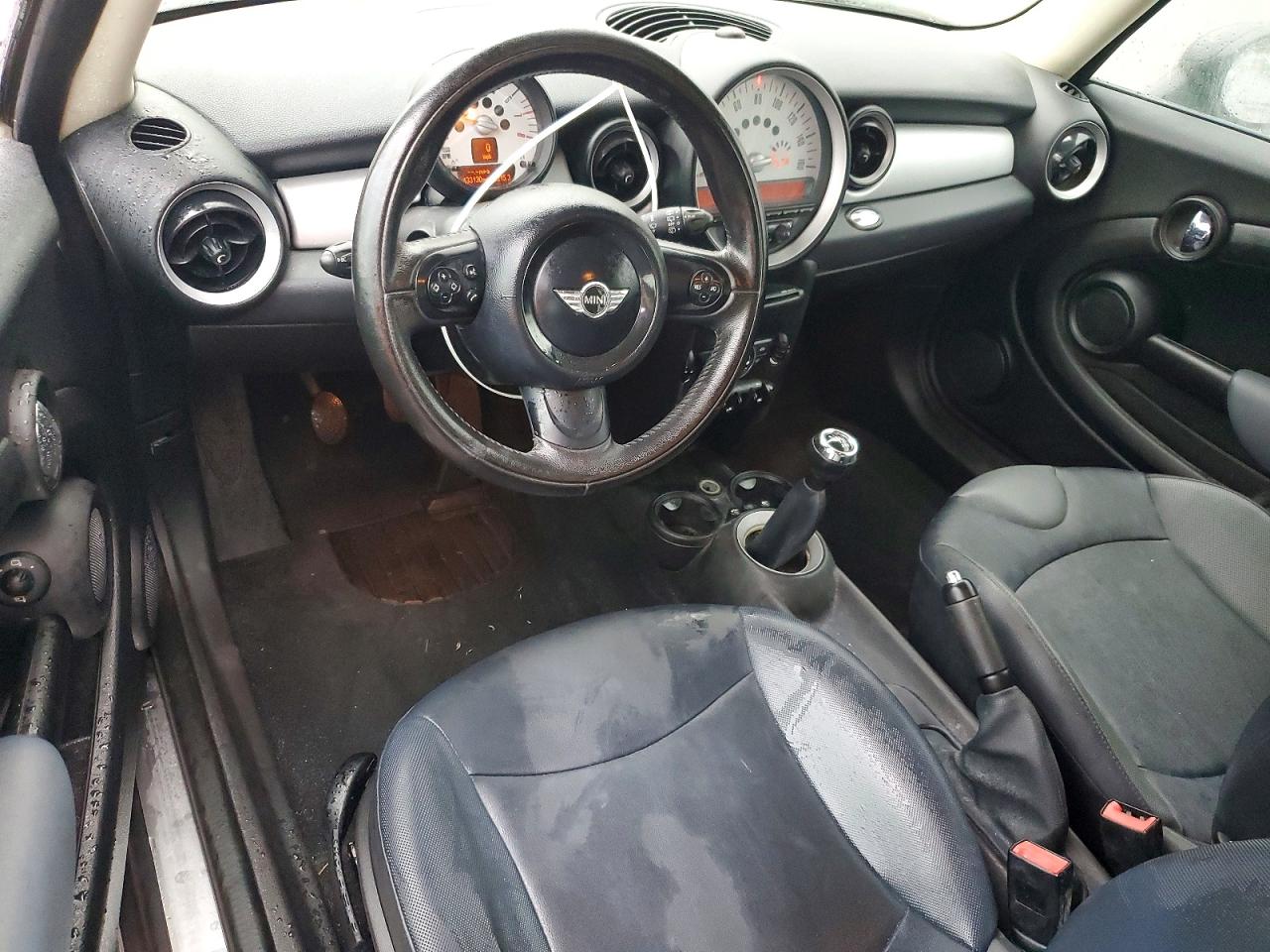 2011 Mini Cooper Clubman Beige vin: WMWZF3C52BTX82234