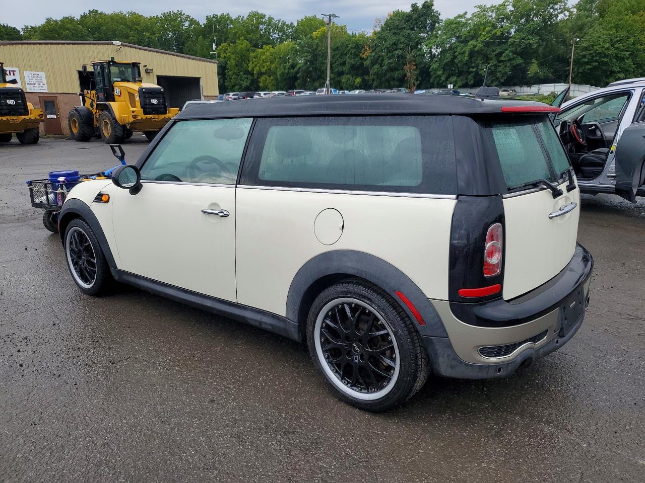 2011 Mini Cooper Clubman Beige vin: WMWZF3C52BTX82234