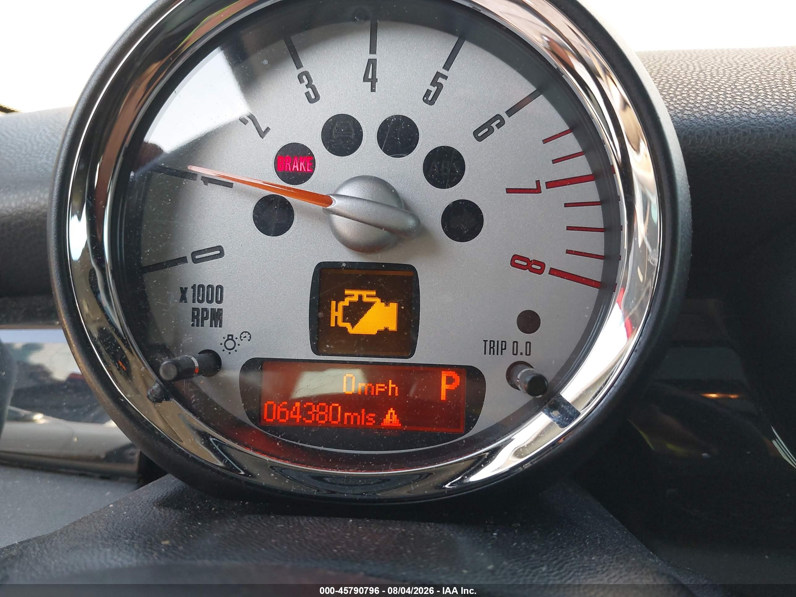 2012 Mini Cooper Clubman   Белый vin: WMWZF3C53CT190021