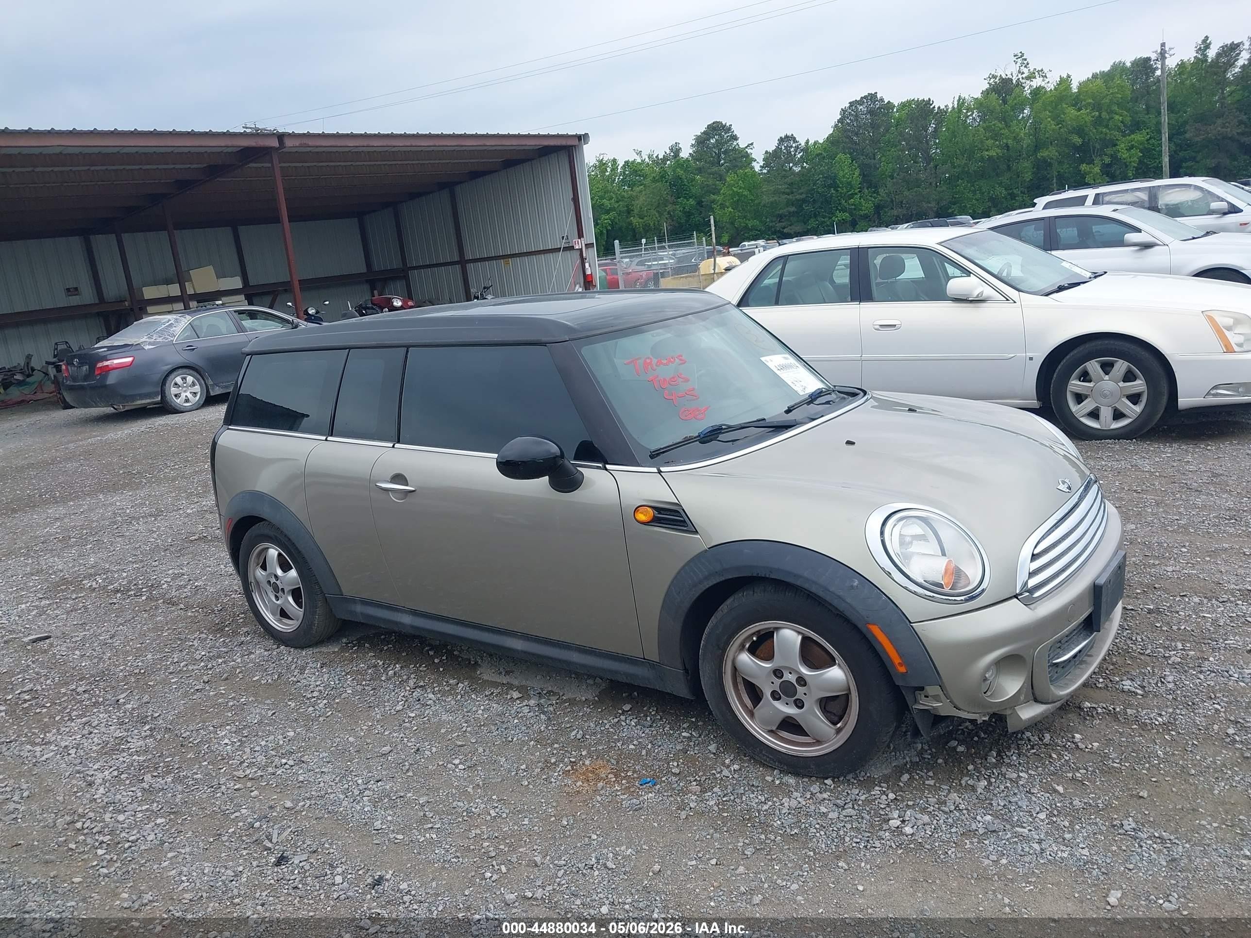 2011 Mini Cooper Clubman   Tan vin: WMWZF3C54BT188163
