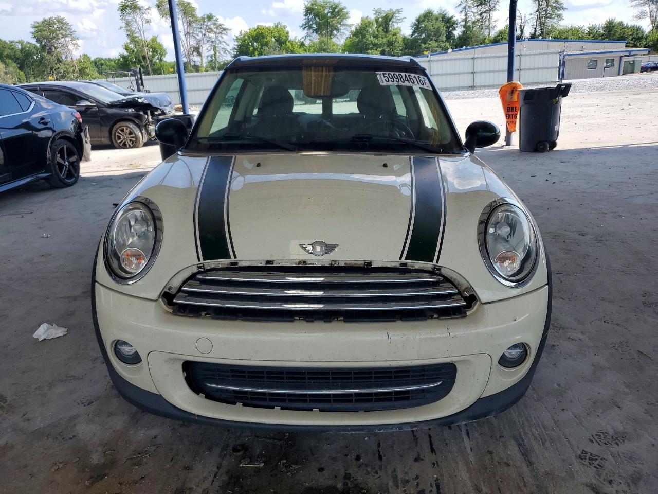 2013 Mini Cooper Clubman White vin: WMWZF3C54DT490412