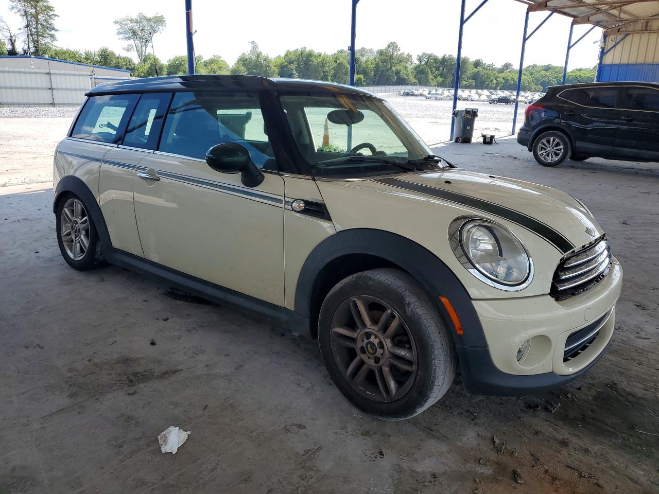 2013 Mini Cooper Clubman White vin: WMWZF3C54DT490412