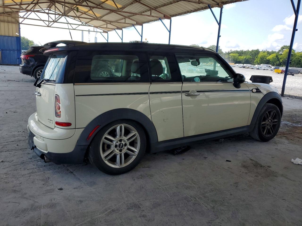 2013 Mini Cooper Clubman White vin: WMWZF3C54DT490412