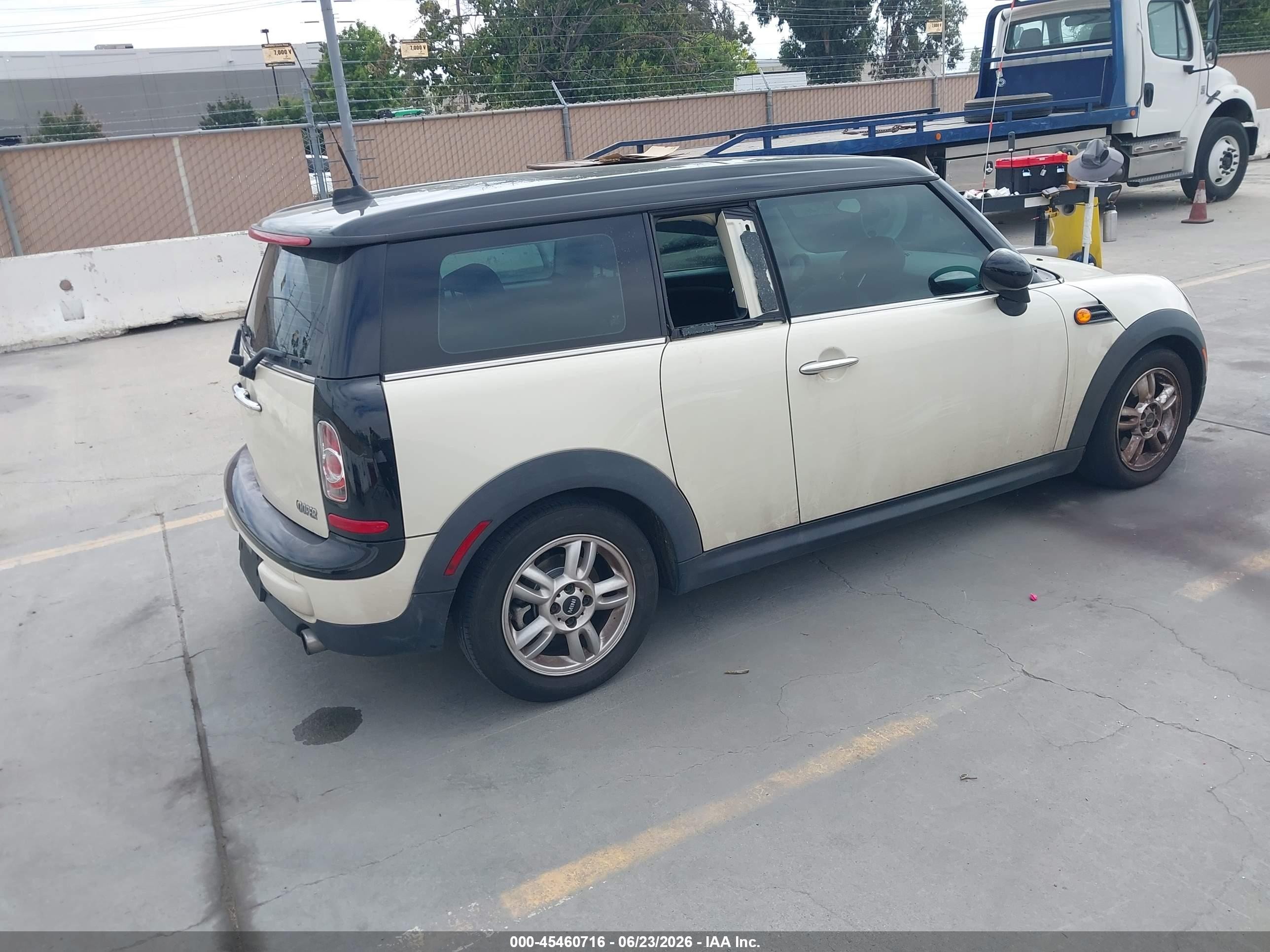 2013 Mini Clubman Cooper Белый vin: WMWZF3C54DT491284