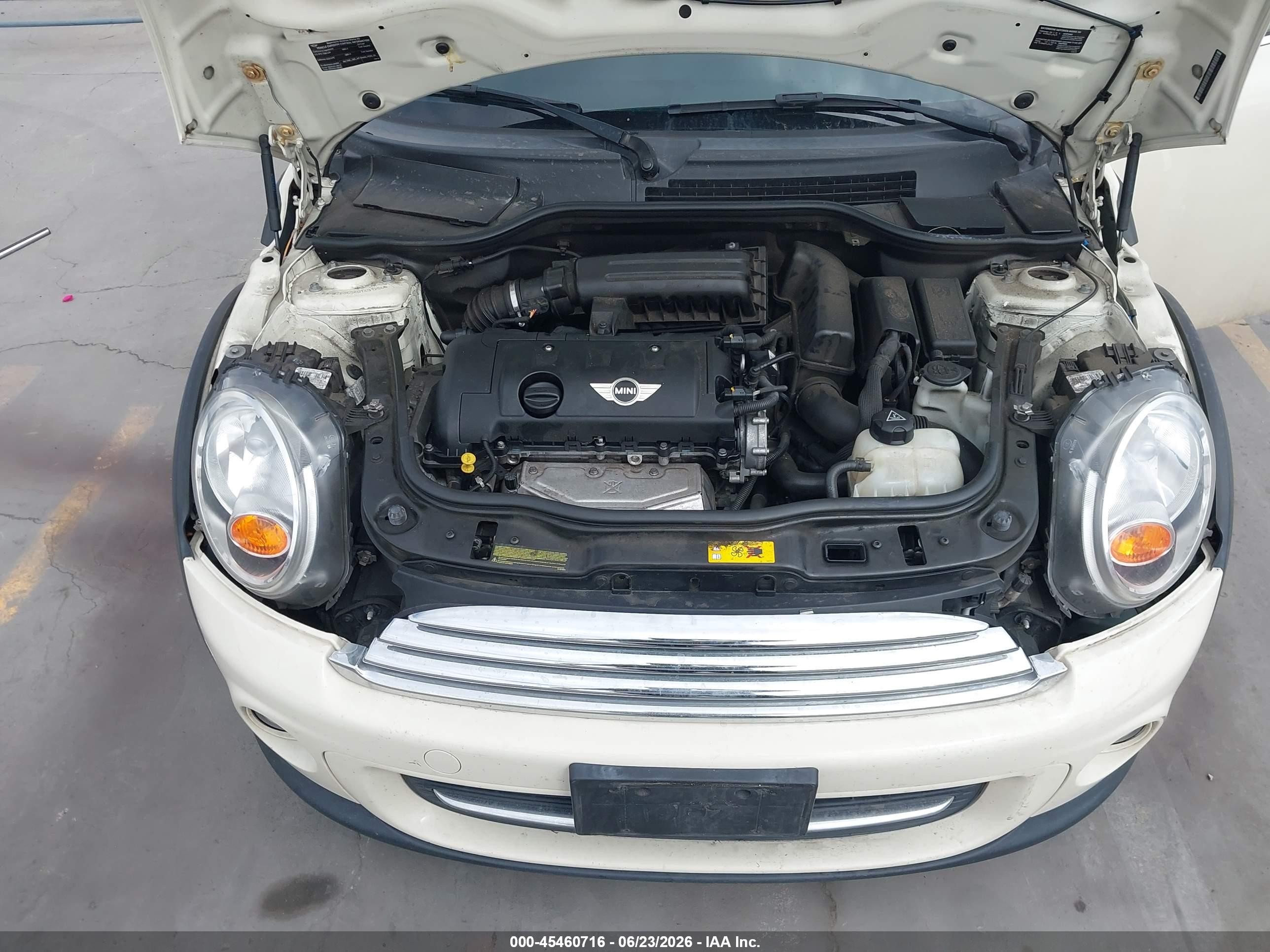 2013 Mini Clubman Cooper Белый vin: WMWZF3C54DT491284