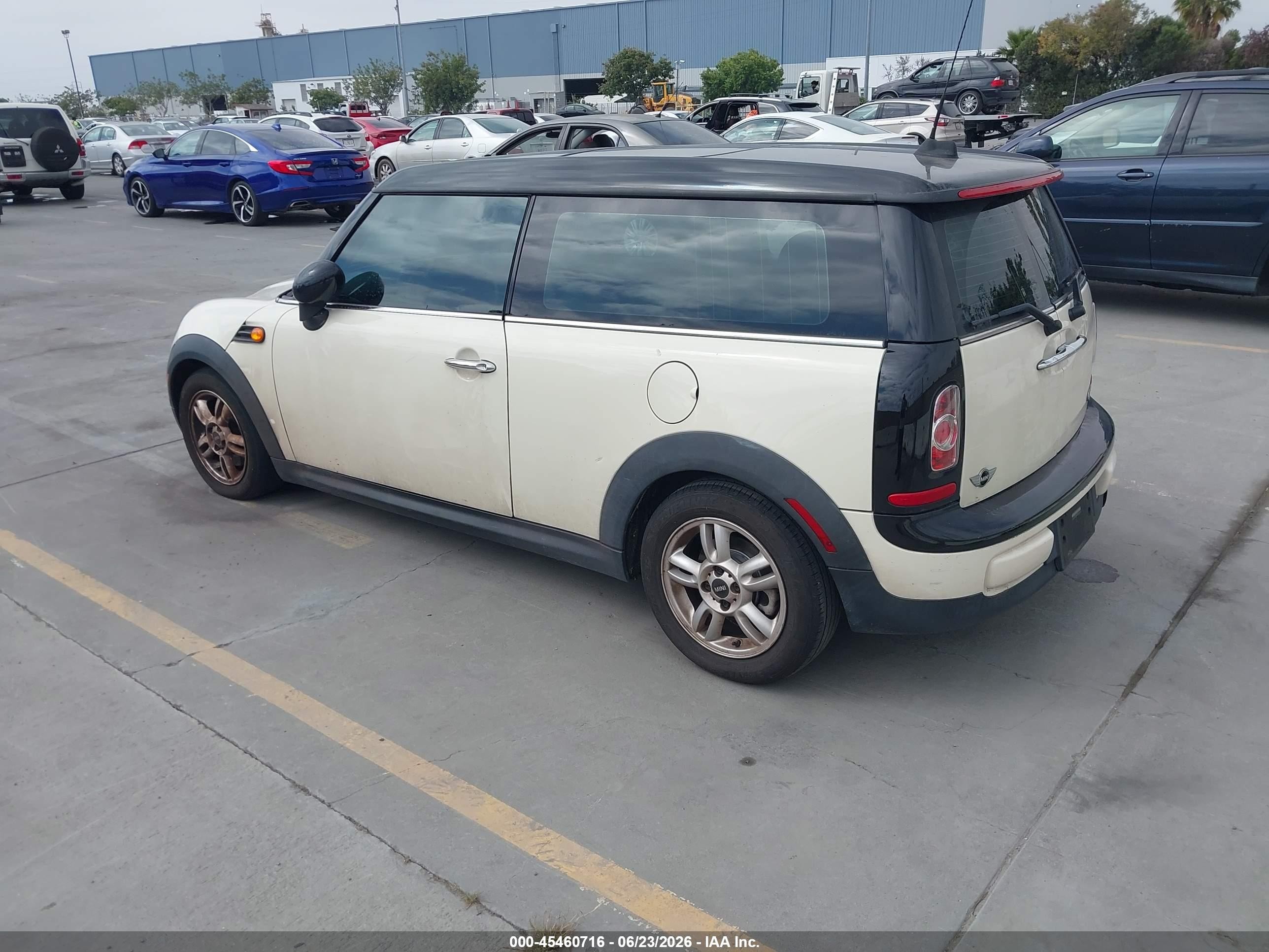 2013 Mini Clubman Cooper Белый vin: WMWZF3C54DT491284