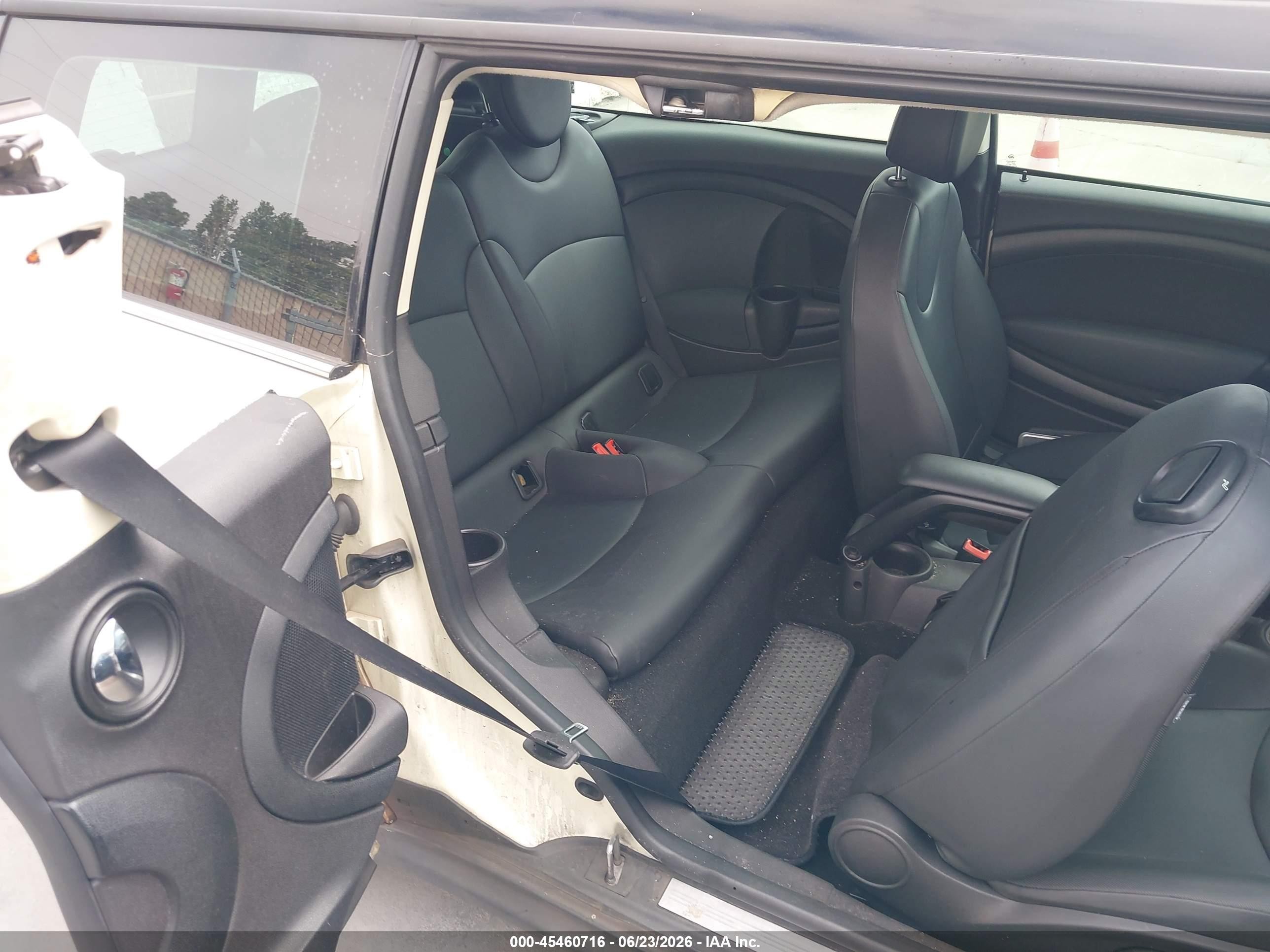 2013 Mini Clubman Cooper Белый vin: WMWZF3C54DT491284