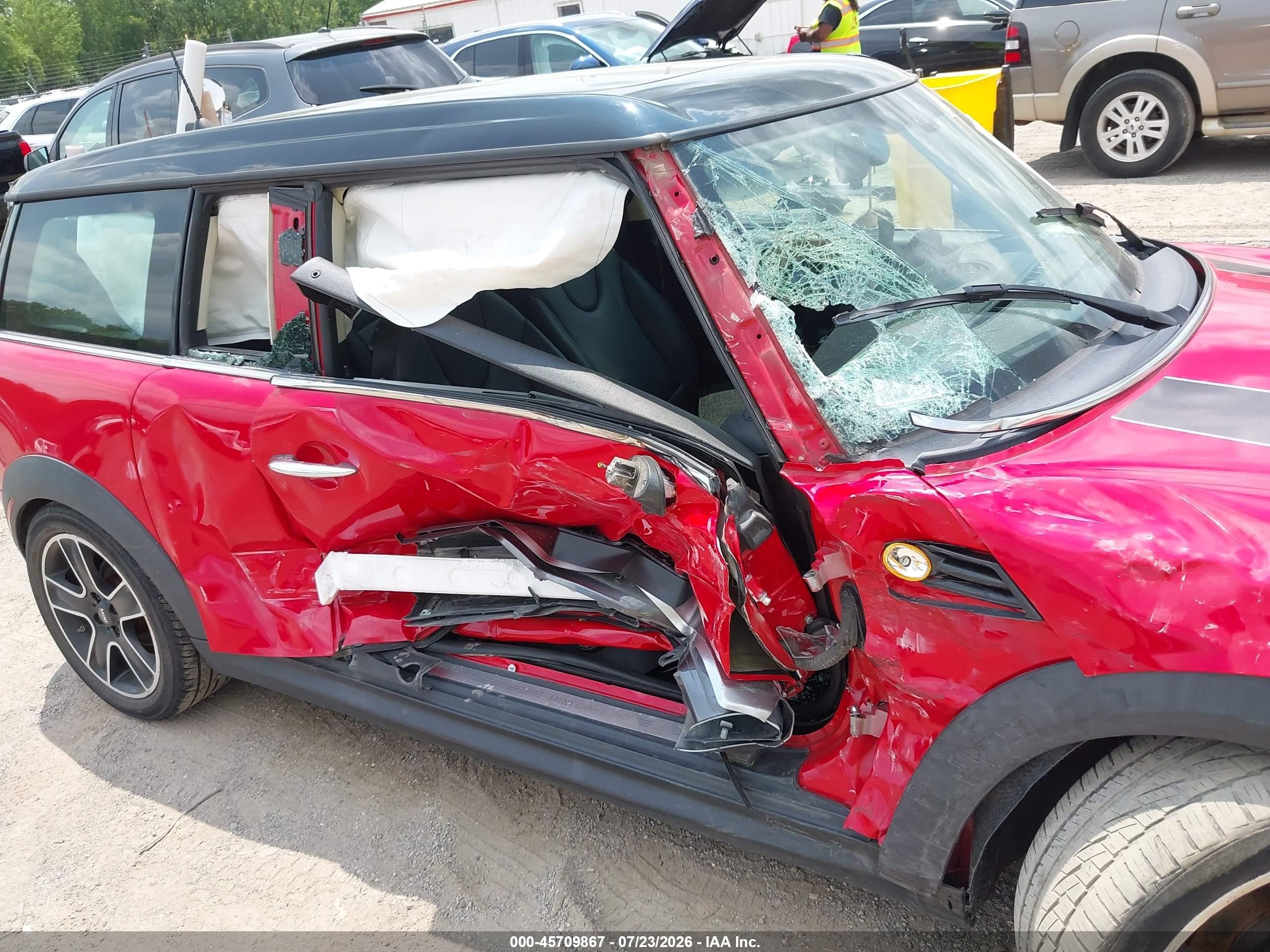2013 Mini Clubman Cooper Red vin: WMWZF3C54DT491527
